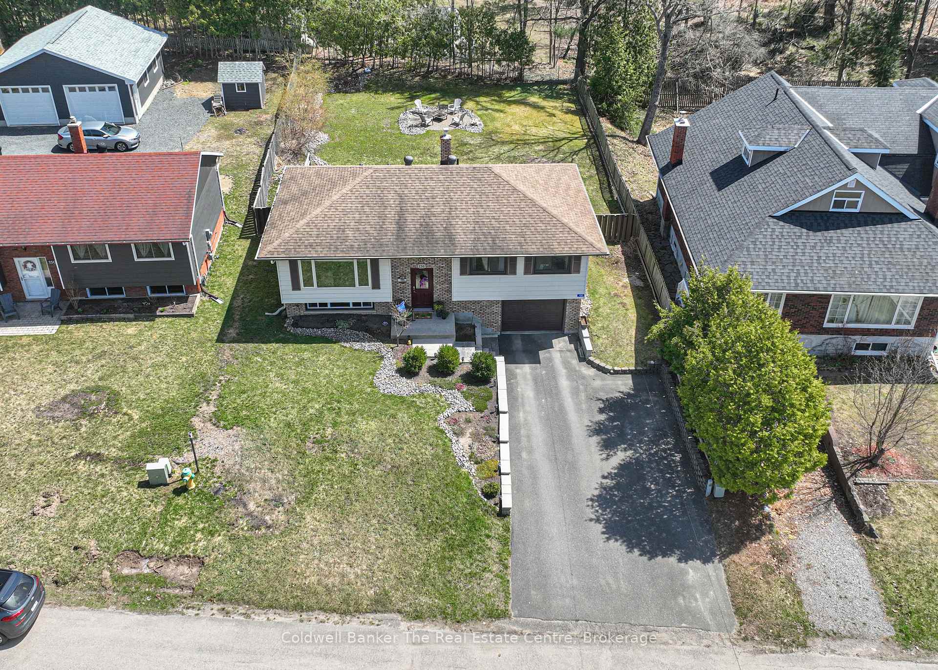 Photo 3 of 130 Oriole Crescent, Gravenhurst, Muskoka (S) — HOMEH