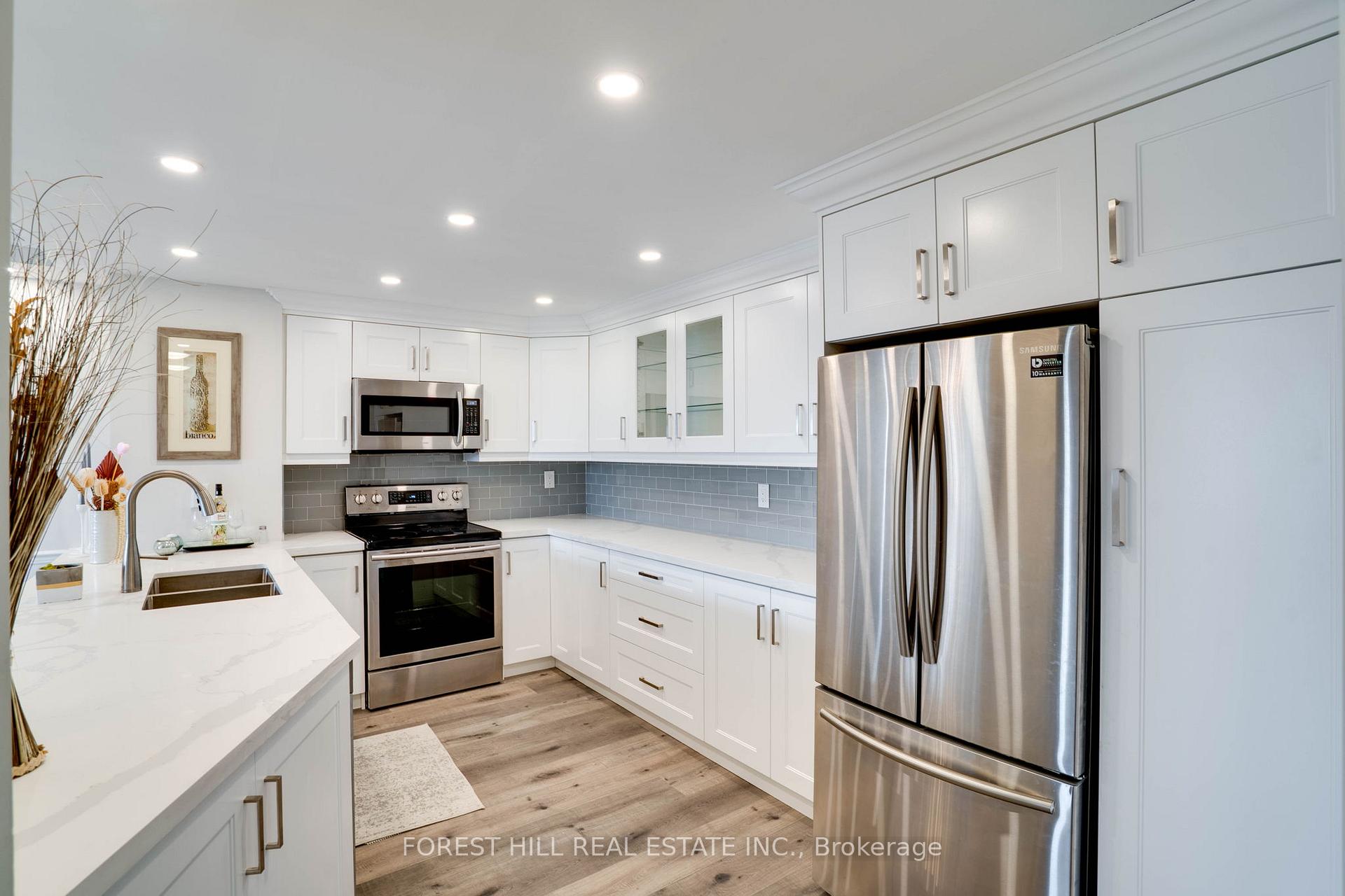Photo 4 of Unit 507, 7601 Bathurst Street, Vaughan, Crestwood-Springfarm-Yorkhill — HOMEH