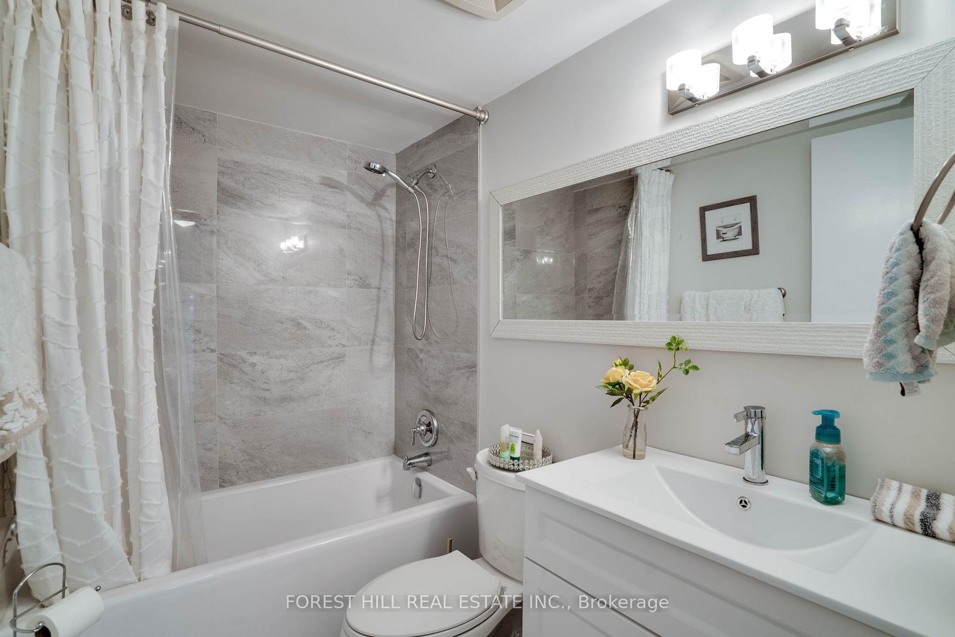Photo 16 of Unit 507, 7601 Bathurst Street, Vaughan, Crestwood-Springfarm-Yorkhill — HOMEH