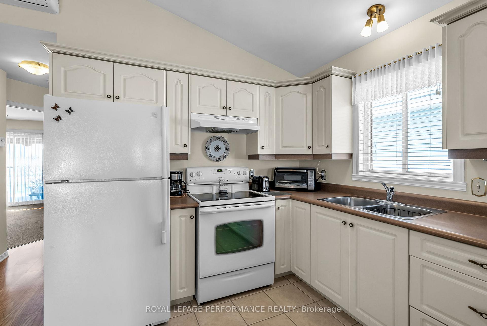 Photo 12 of 1521 Frank Court, Cornwall — HOMEH