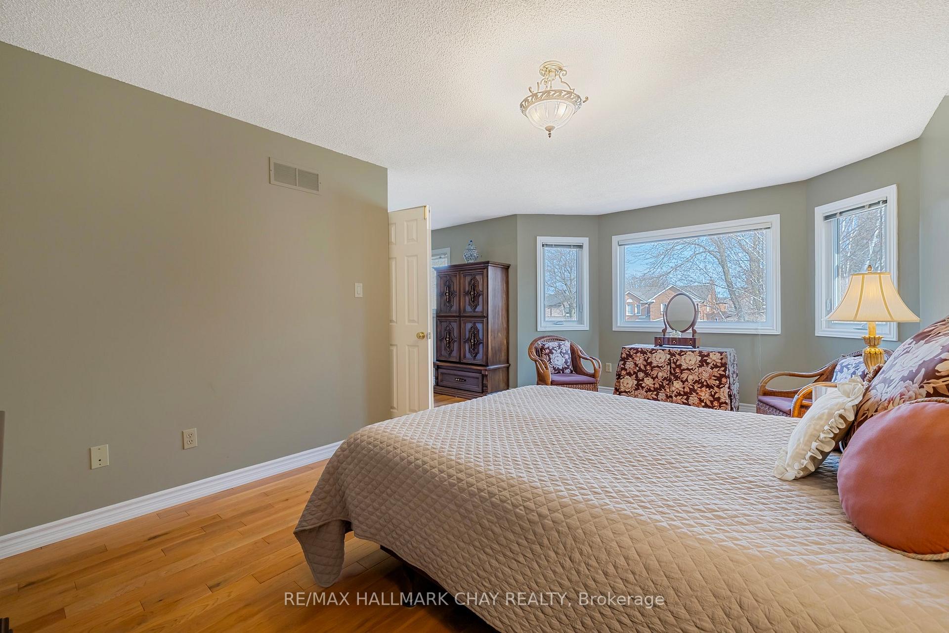 Photo 64 of 21 Wheatley Road, Vaughan, Maple — HOMEH