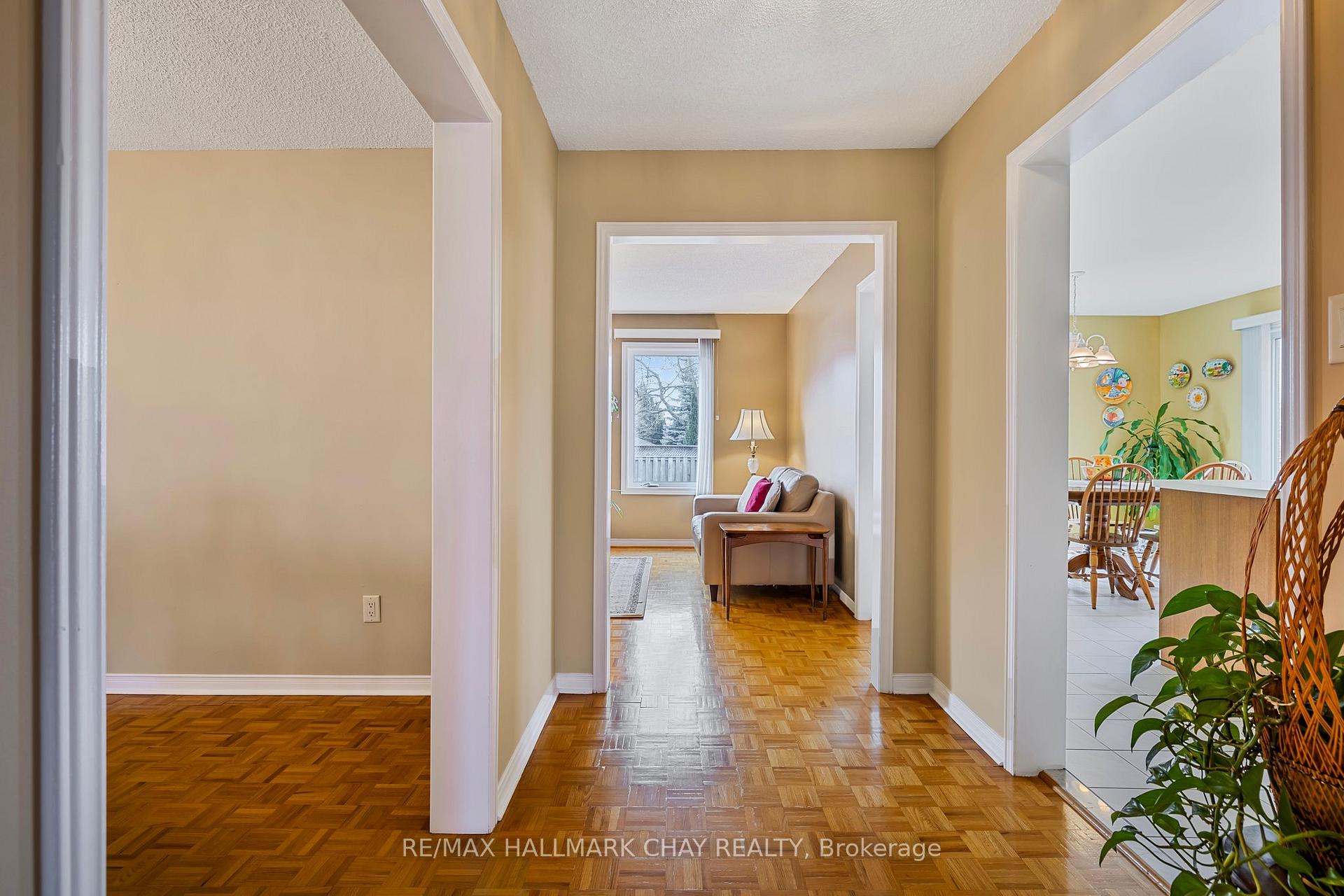 Photo 37 of 21 Wheatley Road, Vaughan, Maple — HOMEH