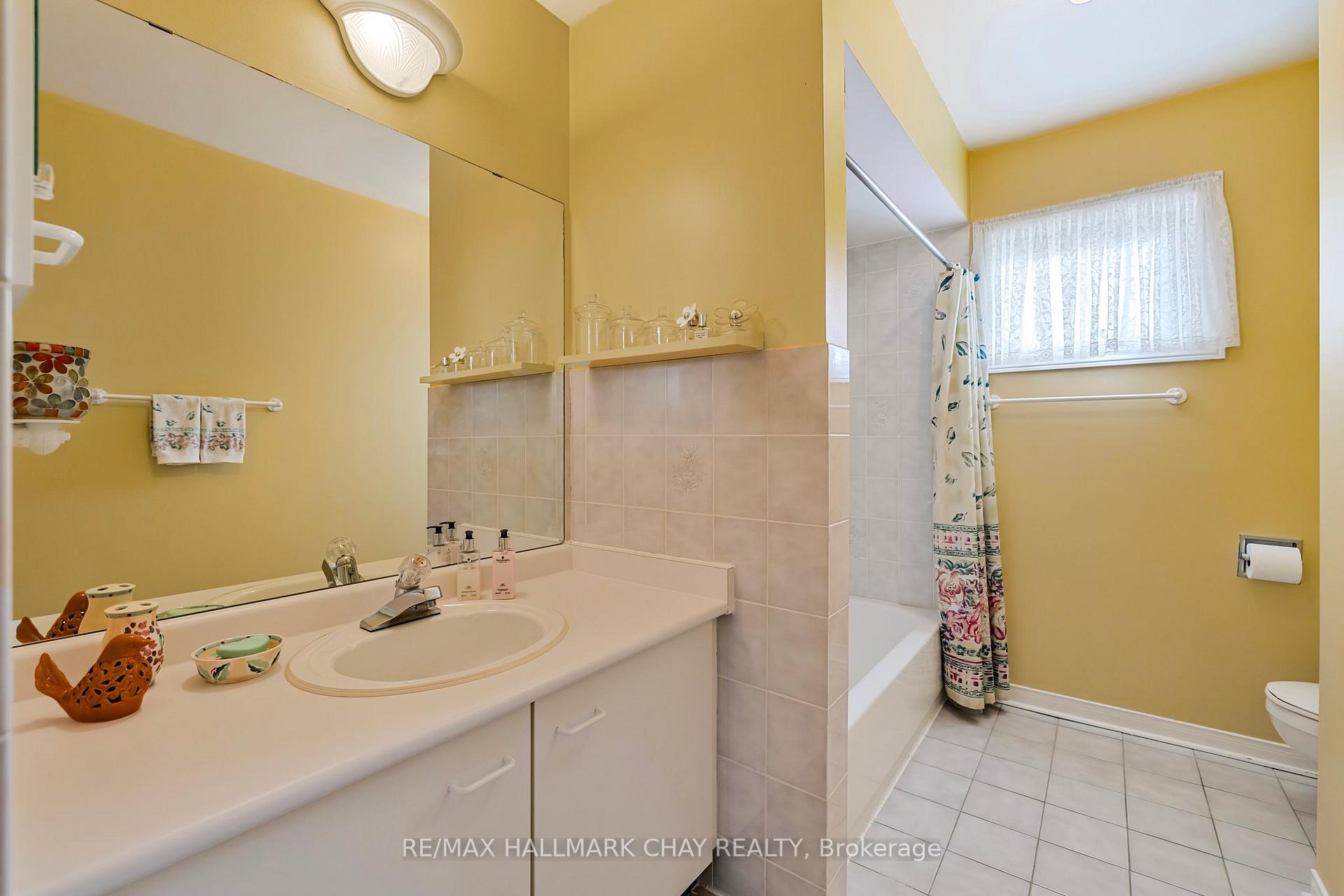 Photo 56 of 21 Wheatley Road, Vaughan, Maple — HOMEH