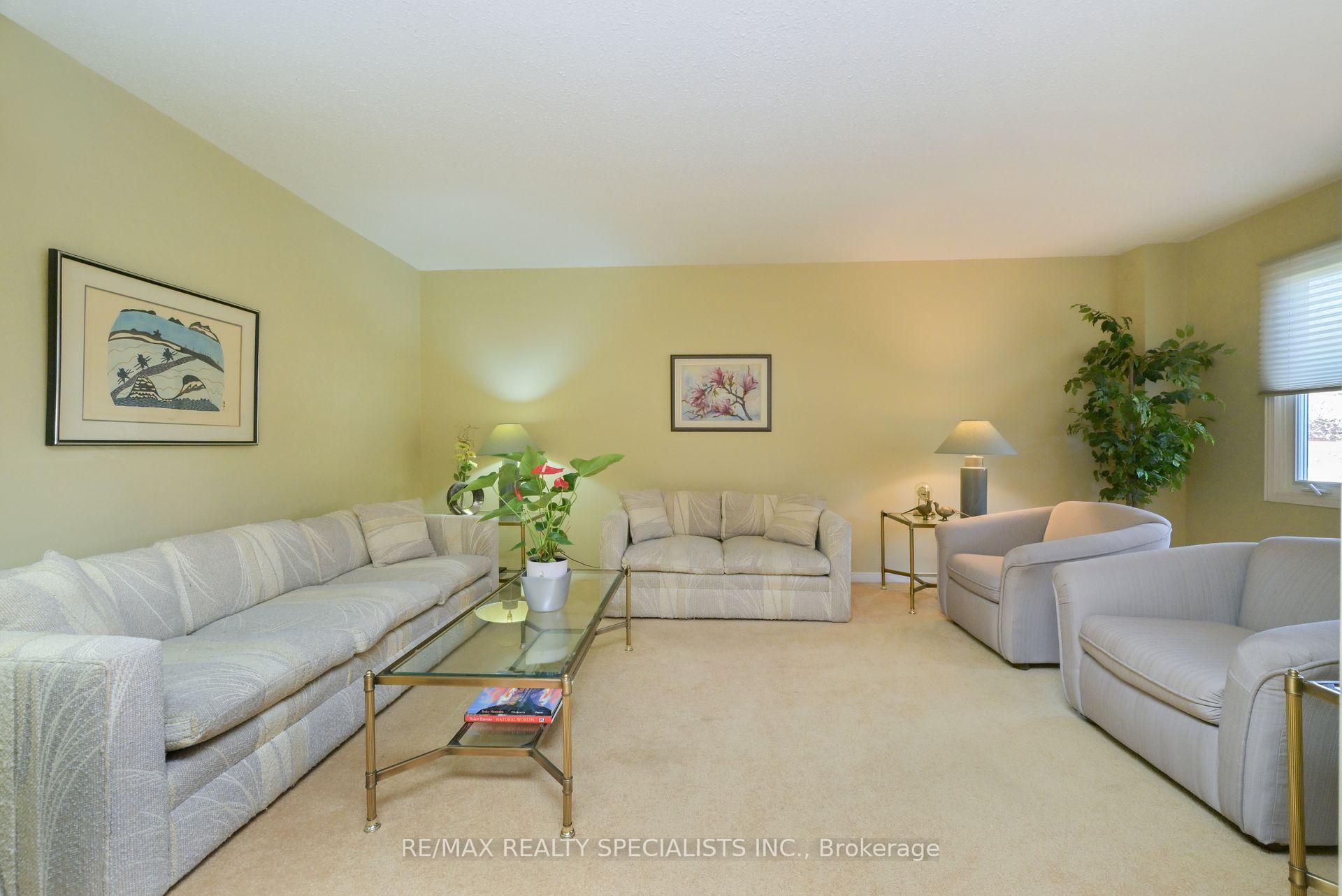Photo 14 of 6 Lombardy Crescent, Brampton, Queen Street Corridor — HOMEH