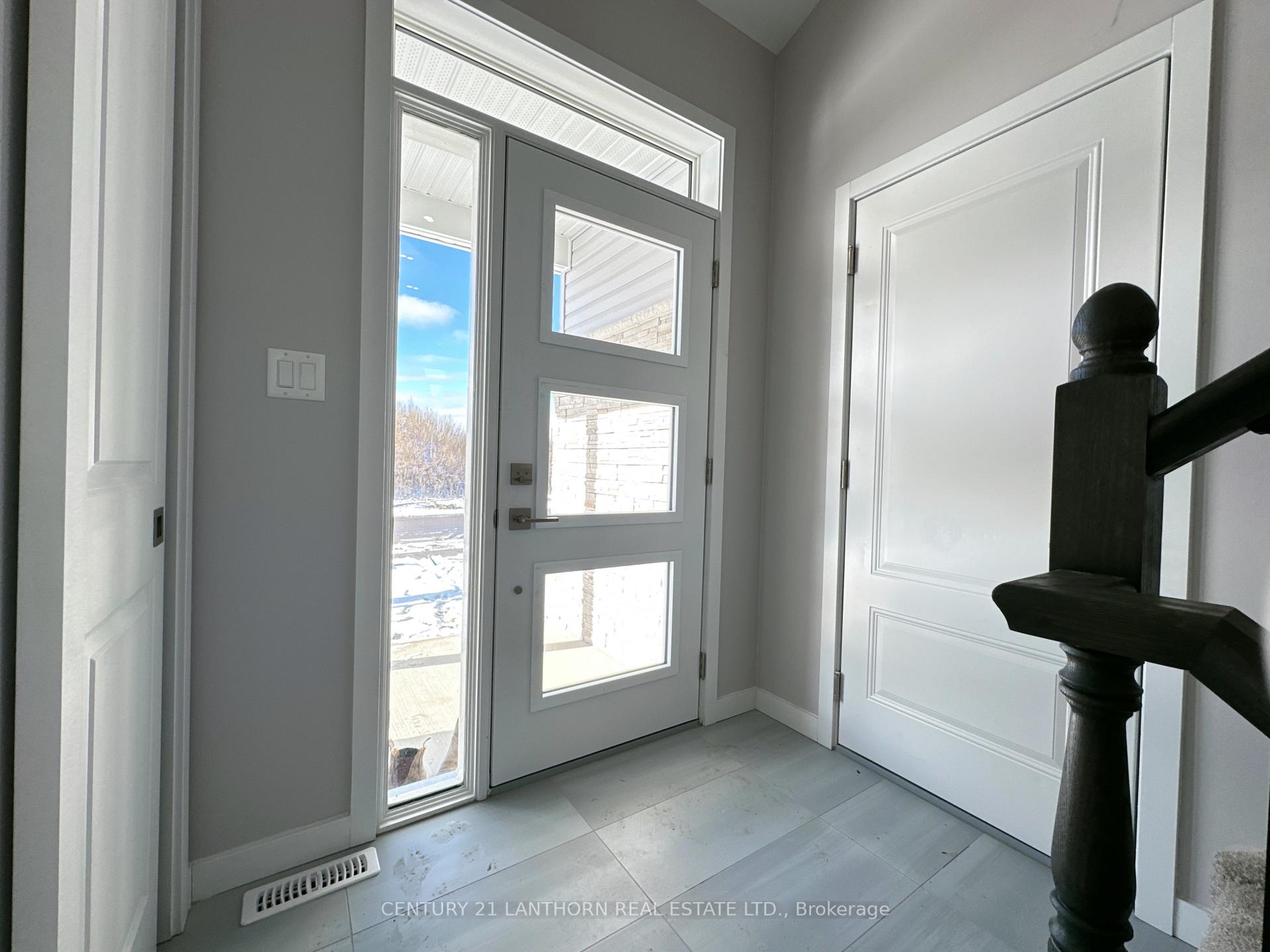Photo 2 of 44 Summit Crescent, Belleville, Belleville Ward — HOMEH