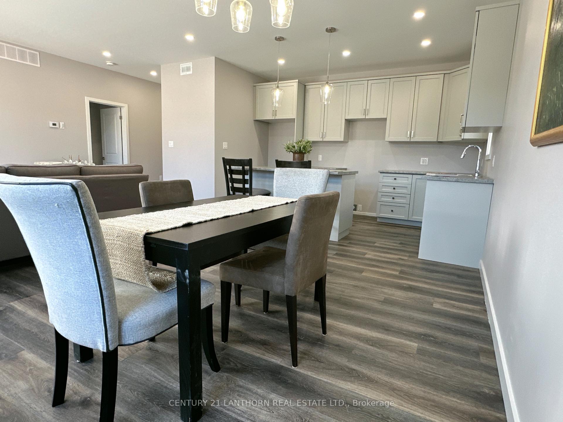 Photo 6 of 44 Summit Crescent, Belleville, Belleville Ward — HOMEH