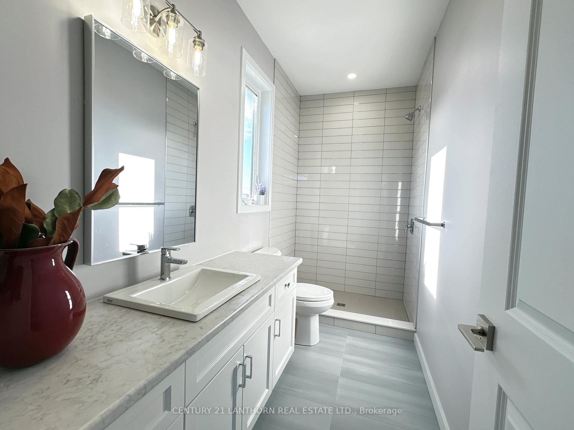 Photo 12 of 44 Summit Crescent, Belleville, Belleville Ward — HOMEH