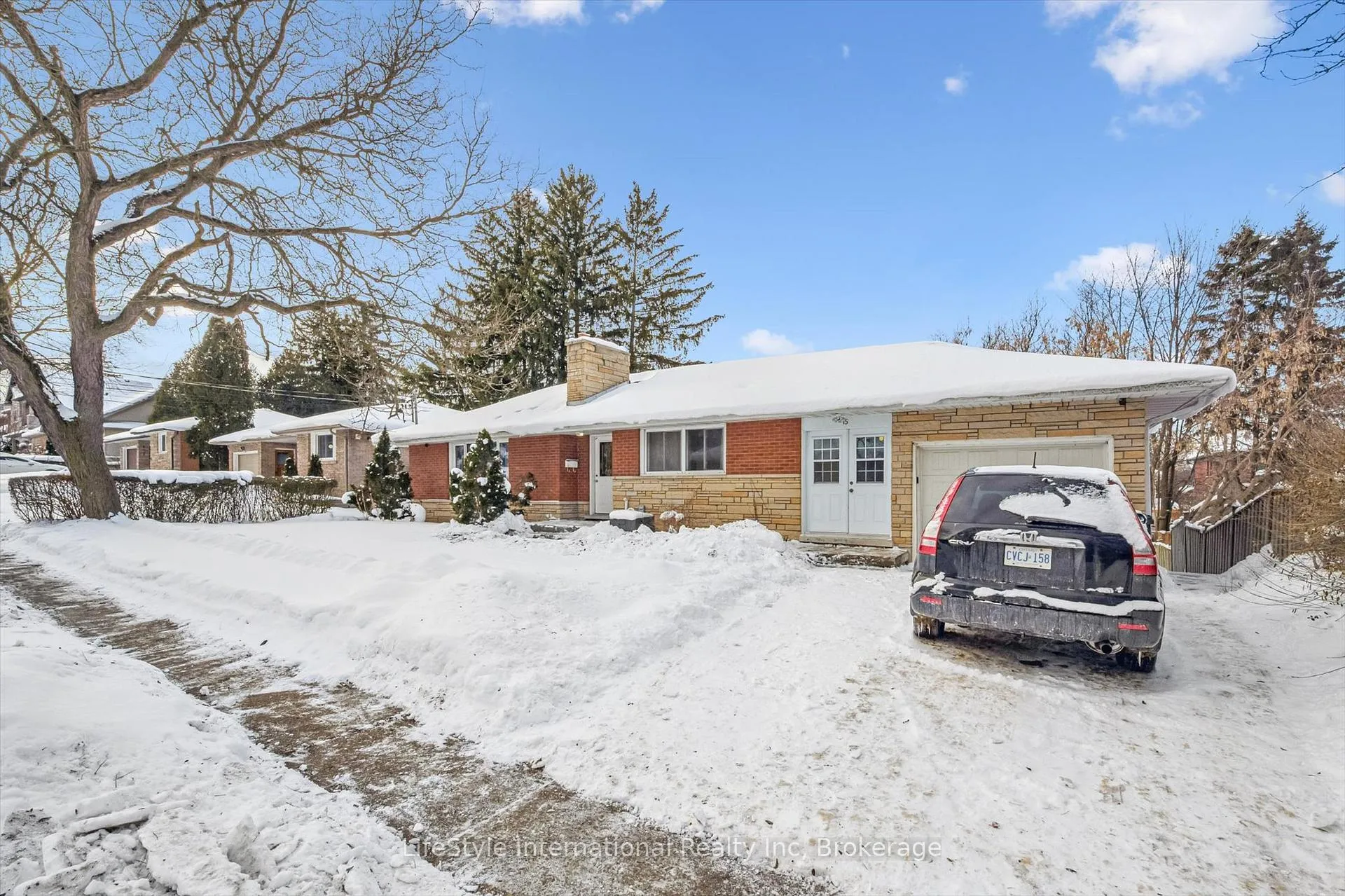 Photo 2 of 15 Fairview Boulevard, Guelph, Dovercliffe Park/Old University — HOMEH