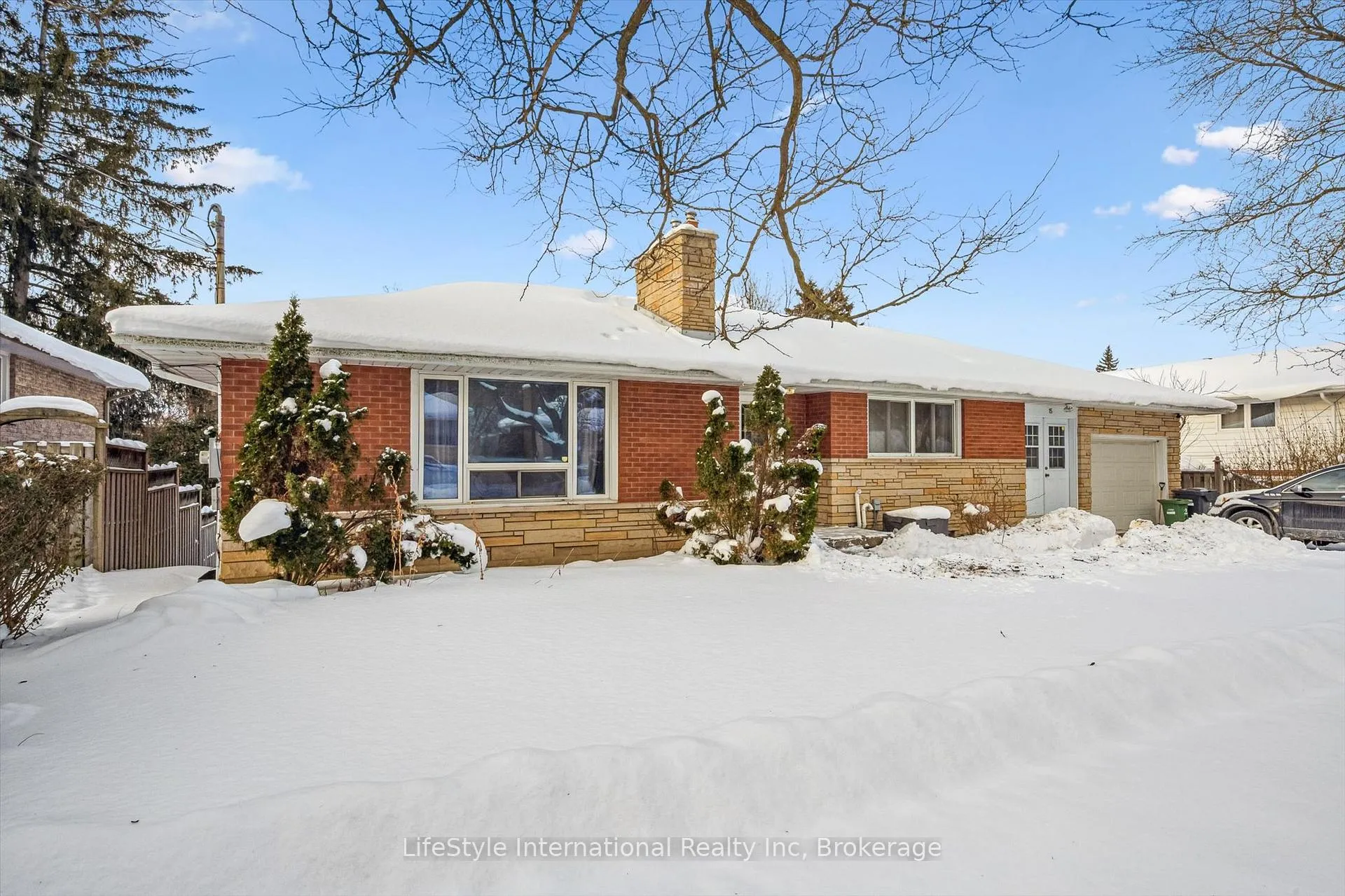 Photo 3 of 15 Fairview Boulevard, Guelph, Dovercliffe Park/Old University — HOMEH