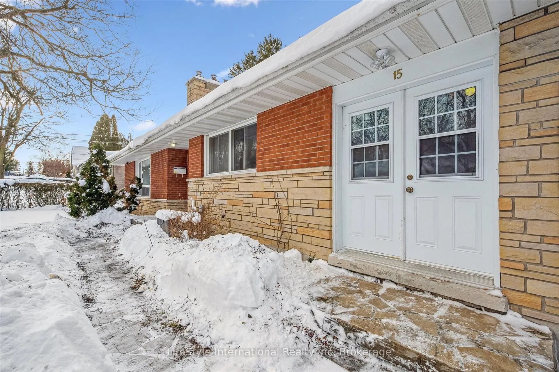 Photo 4 of 15 Fairview Boulevard, Guelph, Dovercliffe Park/Old University — HOMEH