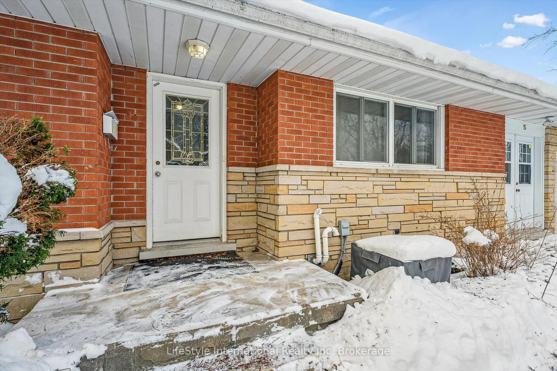 Photo 5 of 15 Fairview Boulevard, Guelph, Dovercliffe Park/Old University — HOMEH