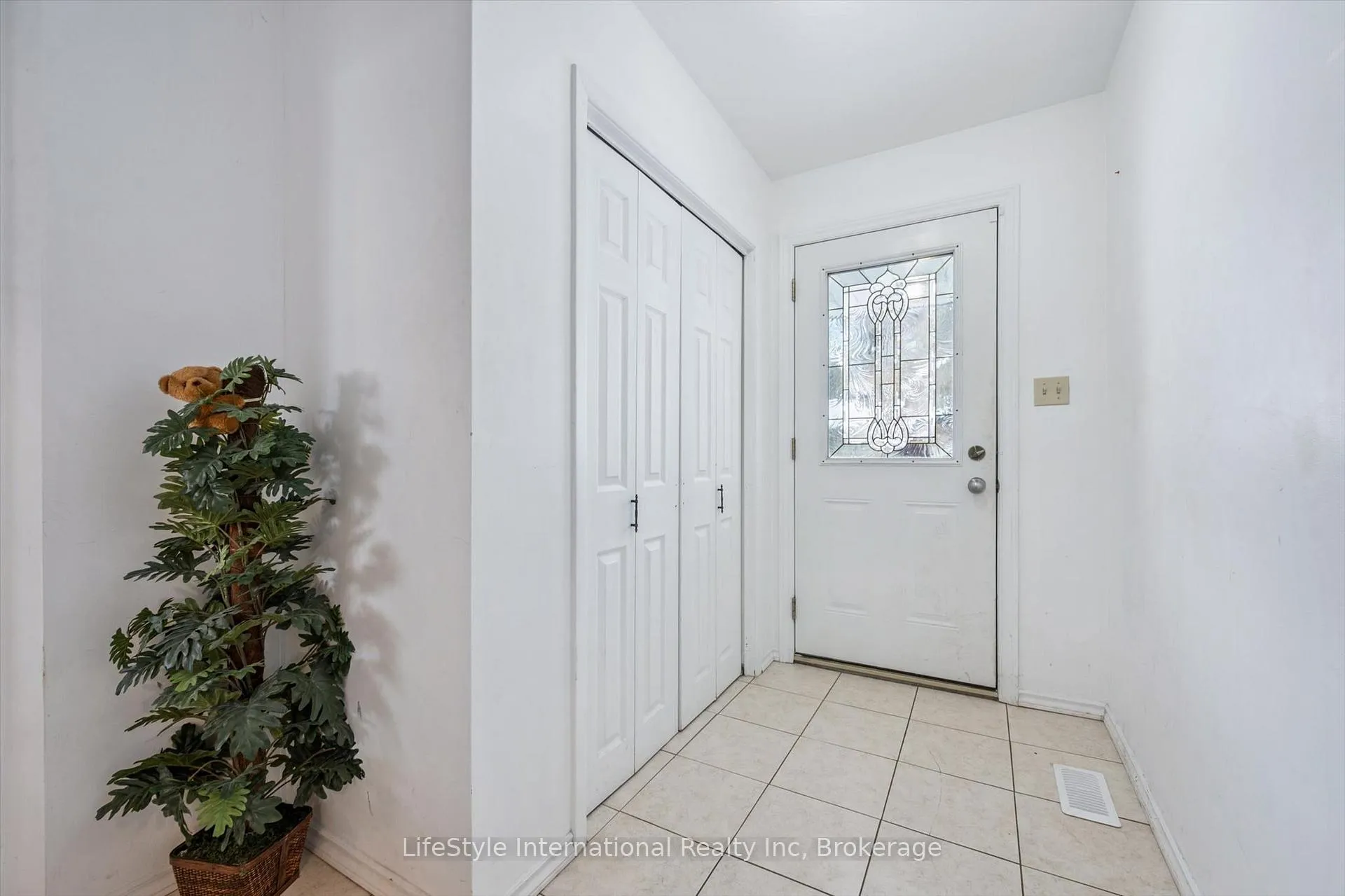 Photo 11 of 15 Fairview Boulevard, Guelph, Dovercliffe Park/Old University — HOMEH
