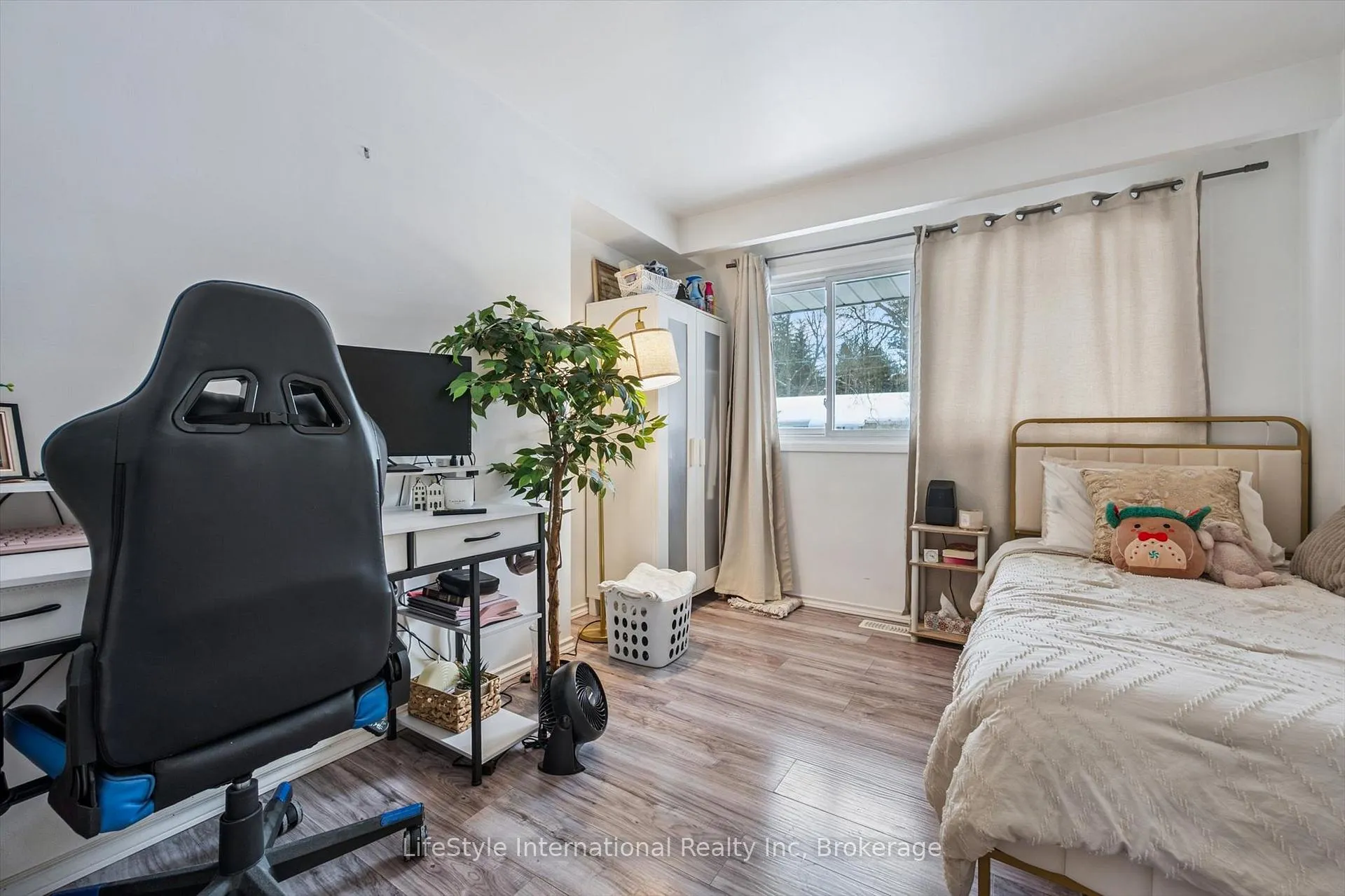 Photo 17 of 15 Fairview Boulevard, Guelph, Dovercliffe Park/Old University — HOMEH