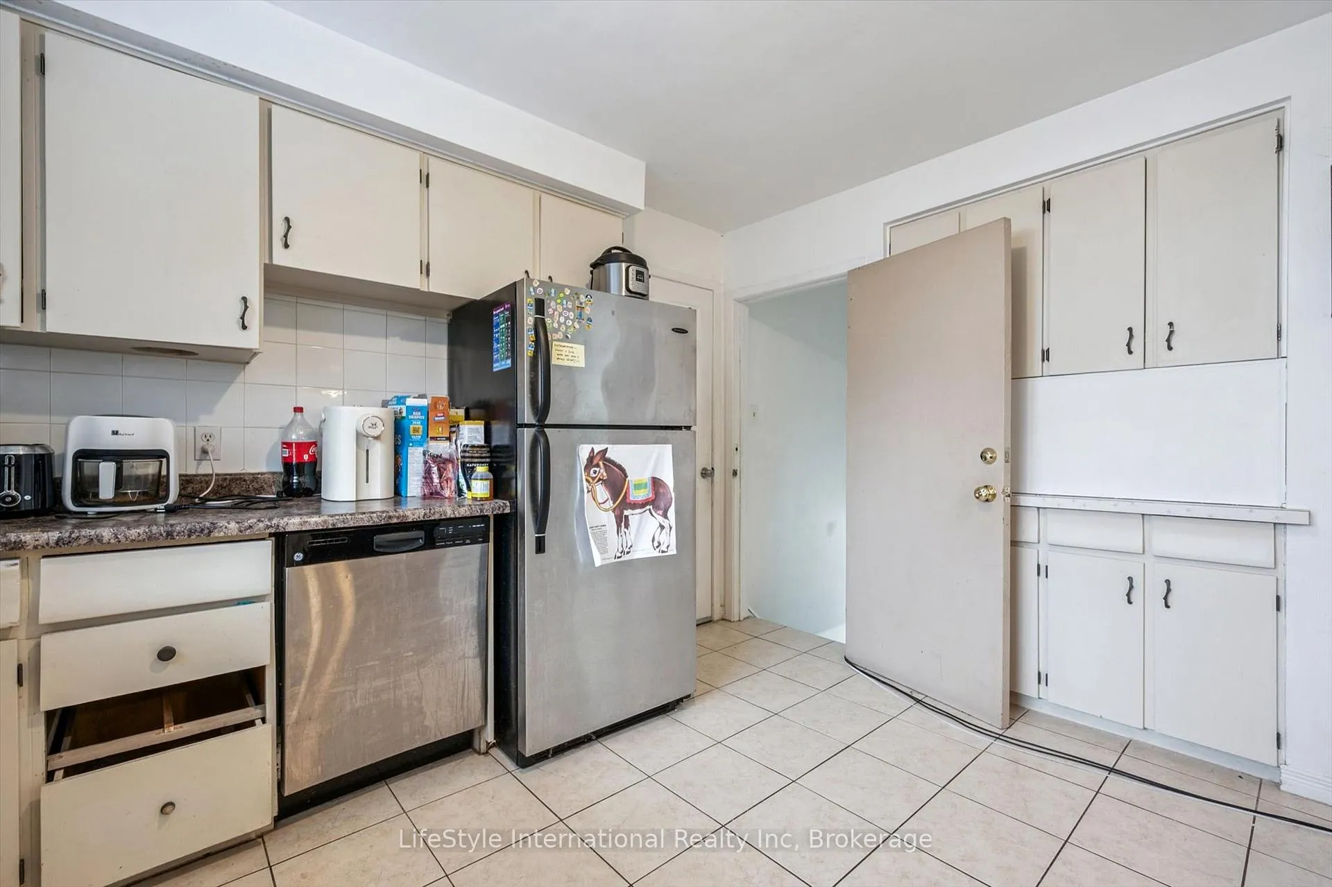 Photo 23 of 15 Fairview Boulevard, Guelph, Dovercliffe Park/Old University — HOMEH