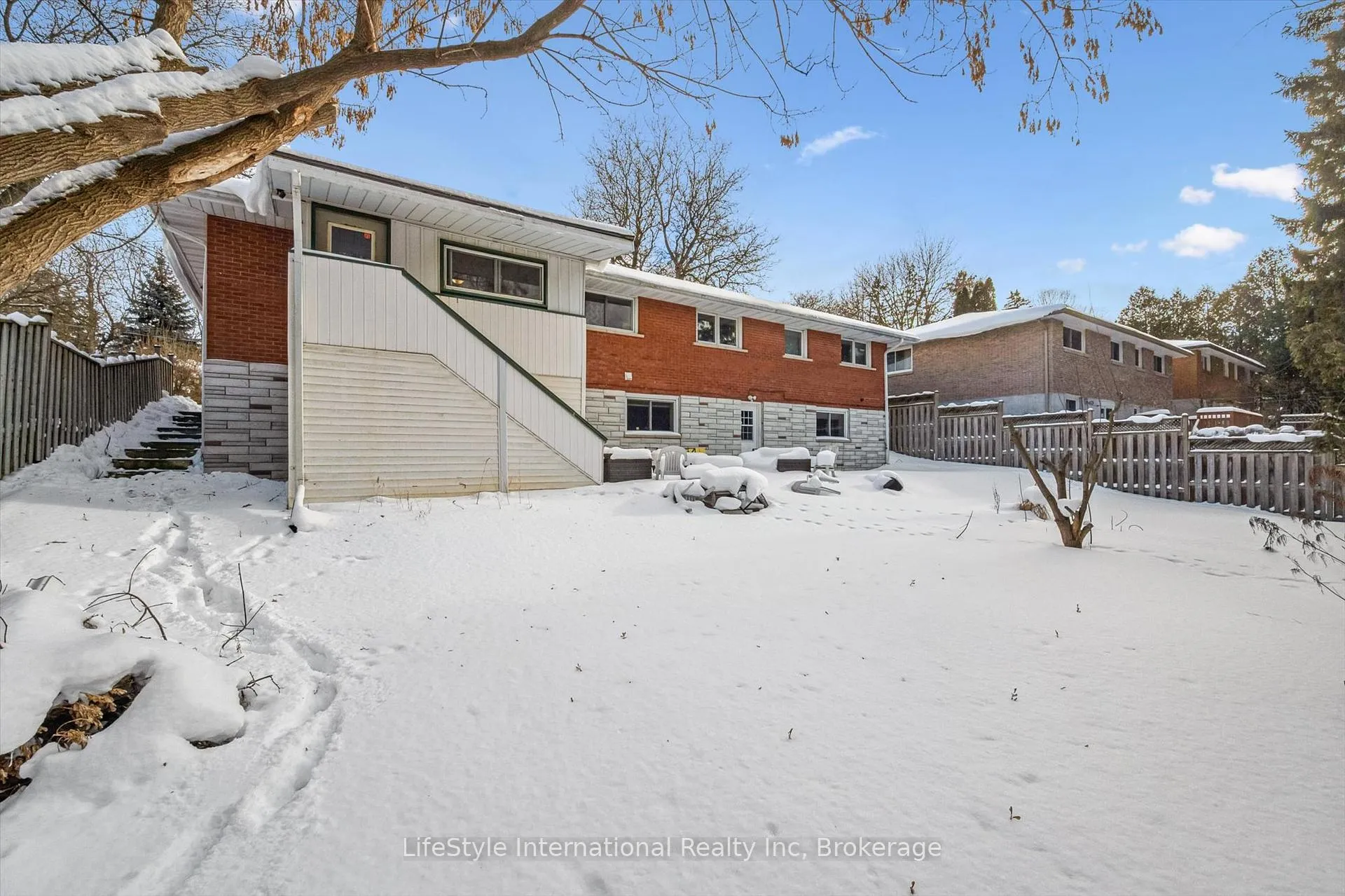 Photo 38 of 15 Fairview Boulevard, Guelph, Dovercliffe Park/Old University — HOMEH