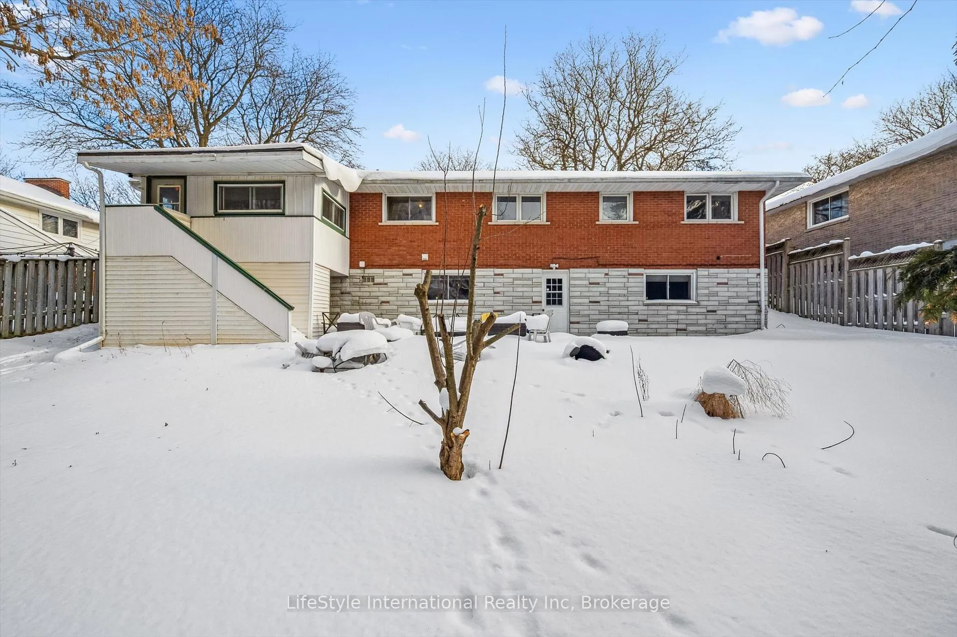 Photo 39 of 15 Fairview Boulevard, Guelph, Dovercliffe Park/Old University — HOMEH