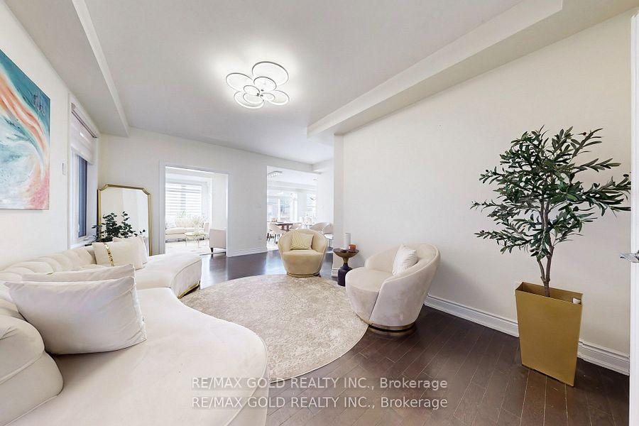Photo 5 of 108 Elysian Fields Circle, Brampton, Bram West — HOMEH