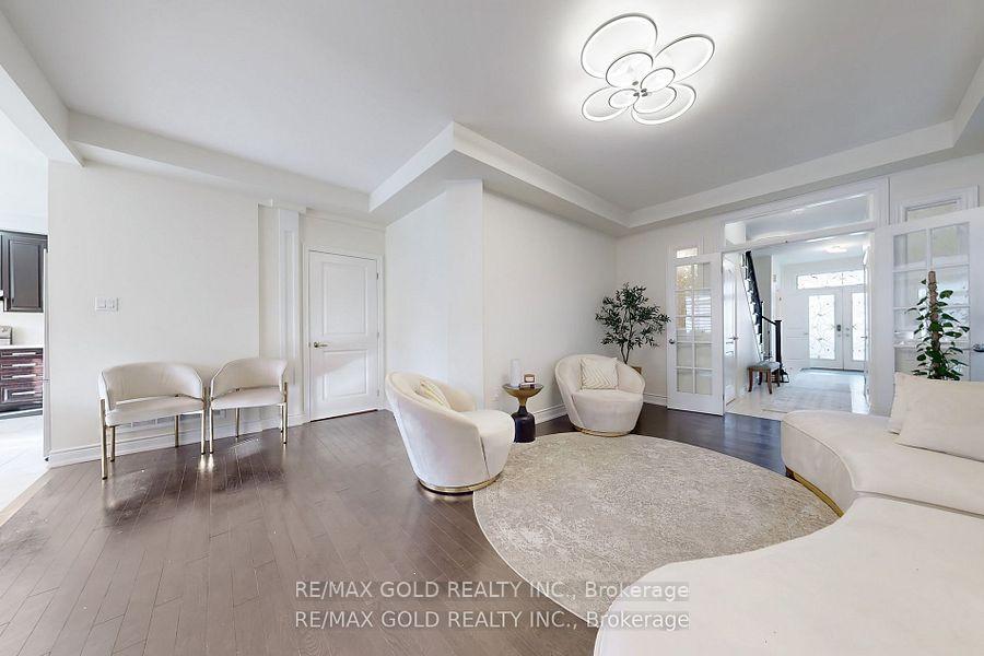Photo 6 of 108 Elysian Fields Circle, Brampton, Bram West — HOMEH