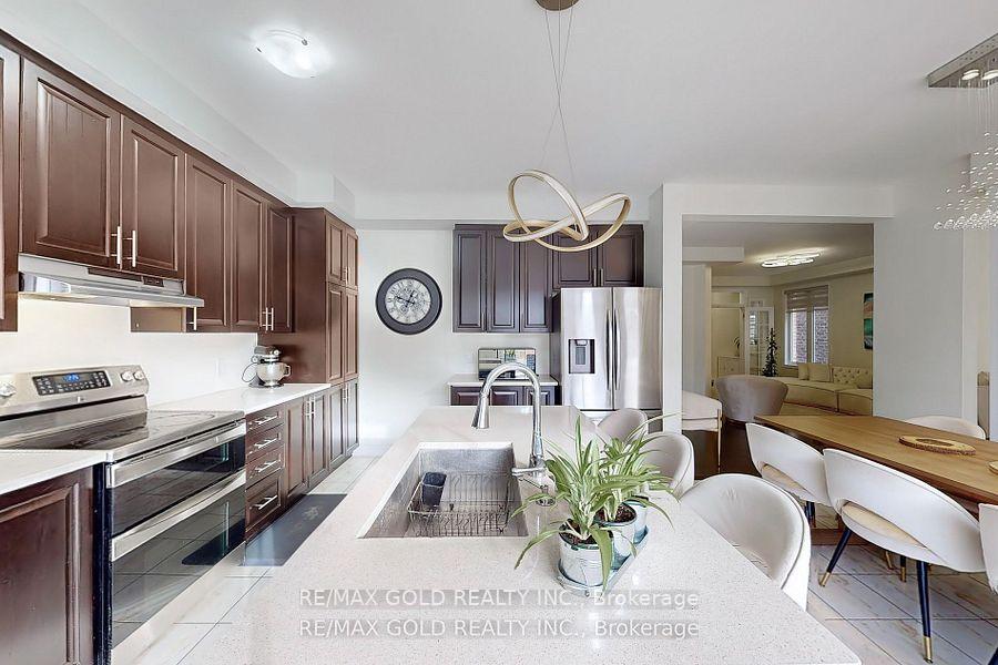 Photo 9 of 108 Elysian Fields Circle, Brampton, Bram West — HOMEH