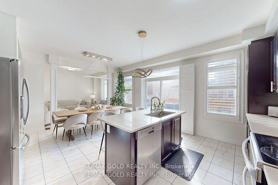 Photo 10 of 108 Elysian Fields Circle, Brampton, Bram West — HOMEH