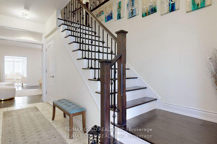 Photo 12 of 108 Elysian Fields Circle, Brampton, Bram West — HOMEH