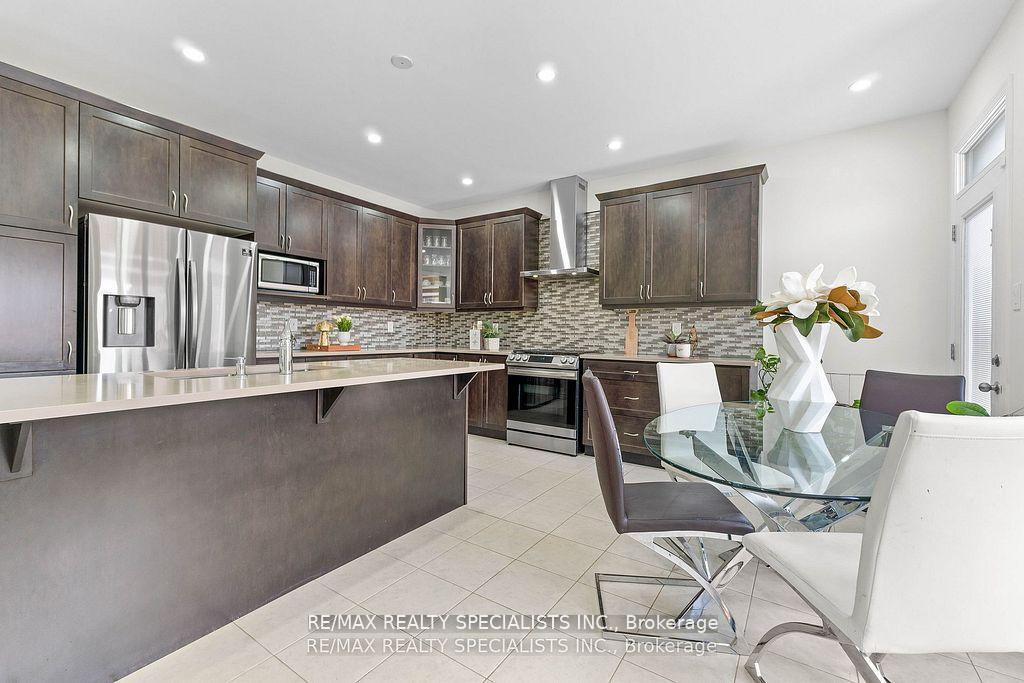 Photo 9 of 409 Edenbrook Hill Drive, Brampton, Northwest Brampton — HOMEH