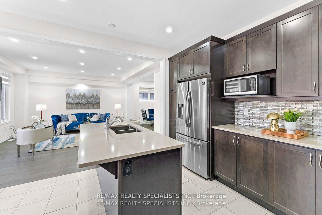 Photo 13 of 409 Edenbrook Hill Drive, Brampton, Northwest Brampton — HOMEH
