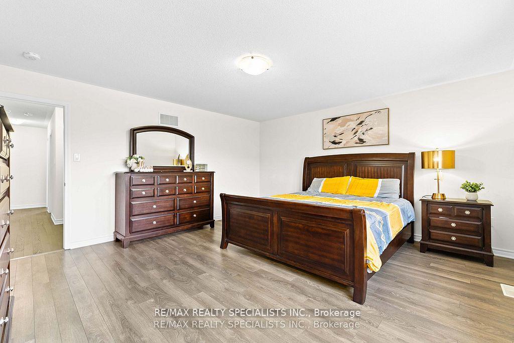 Photo 15 of 409 Edenbrook Hill Drive, Brampton, Northwest Brampton — HOMEH