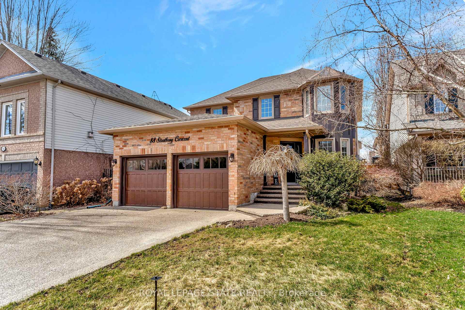 Photo 1 of 88 Strathroy Crescent, Hamilton, Waterdown — HOMEH