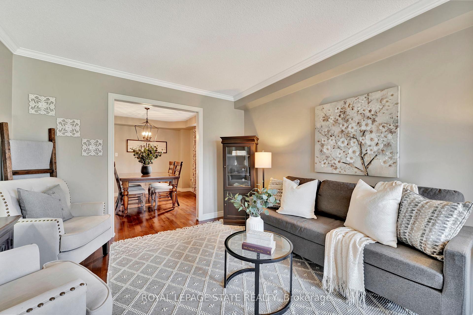 Photo 4 of 88 Strathroy Crescent, Hamilton, Waterdown — HOMEH