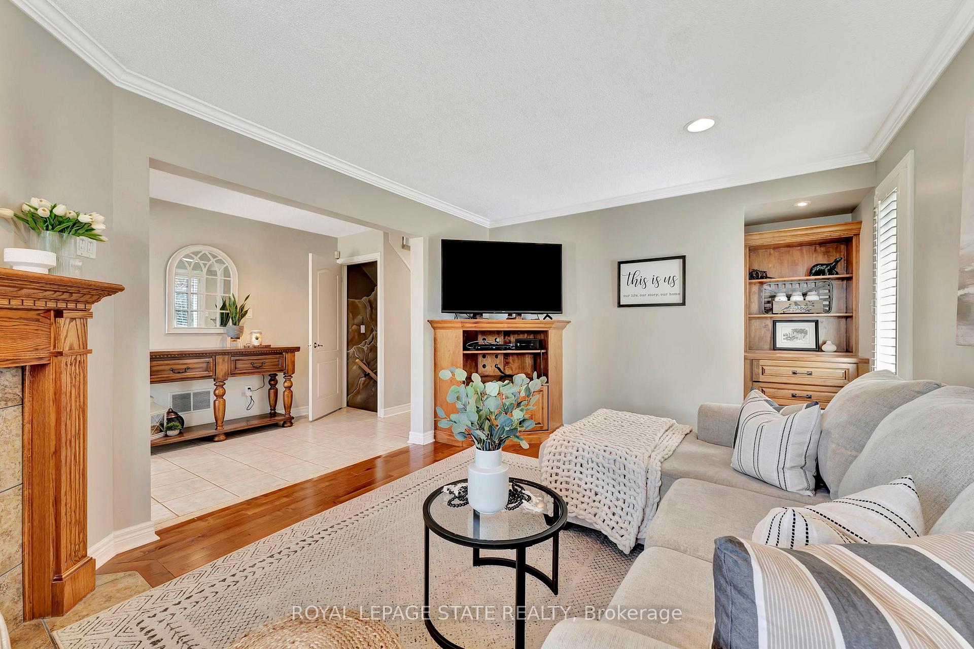 Photo 8 of 88 Strathroy Crescent, Hamilton, Waterdown — HOMEH