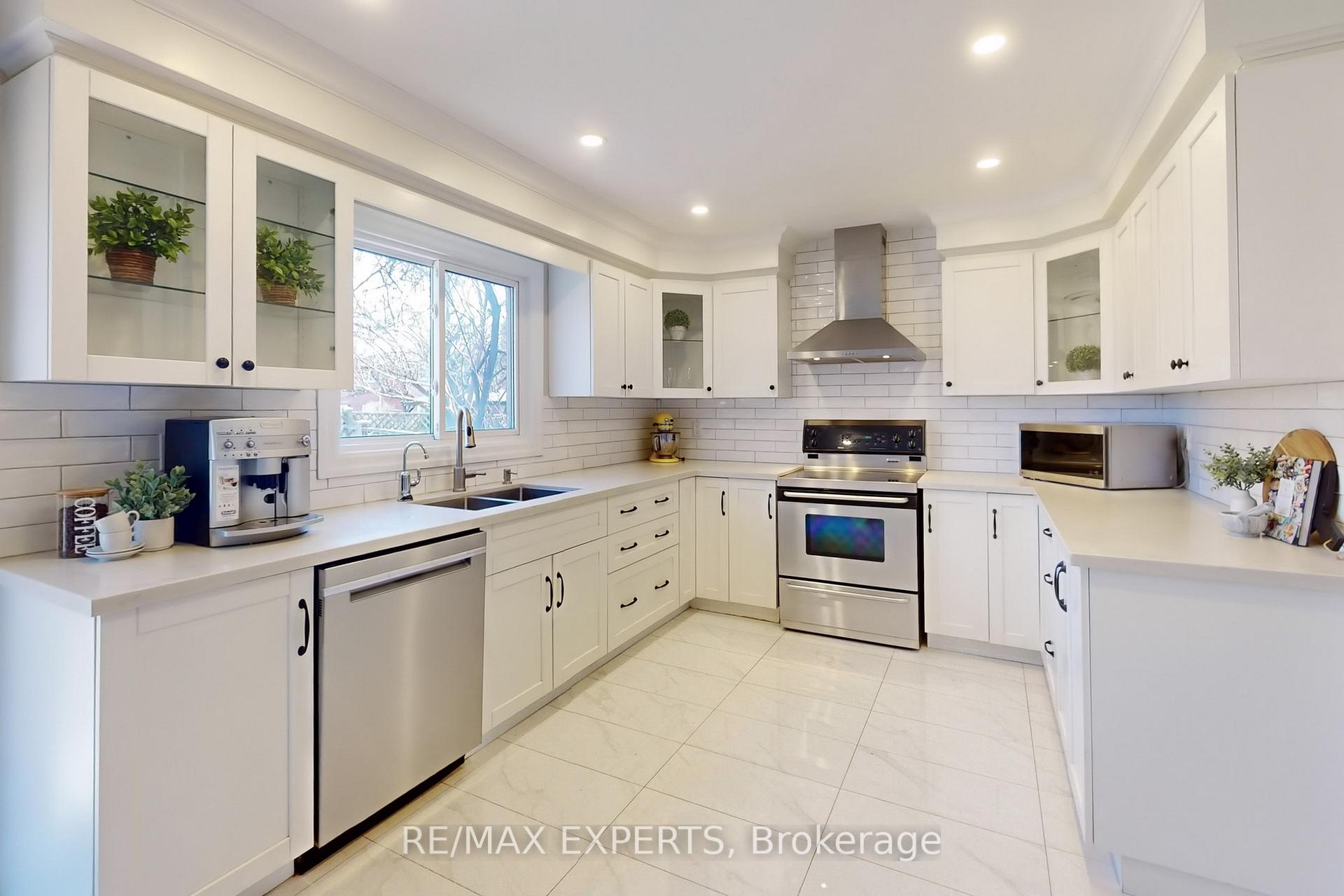 Photo 32 of 245 Brownridge Drive, Vaughan, Brownridge — HOMEH