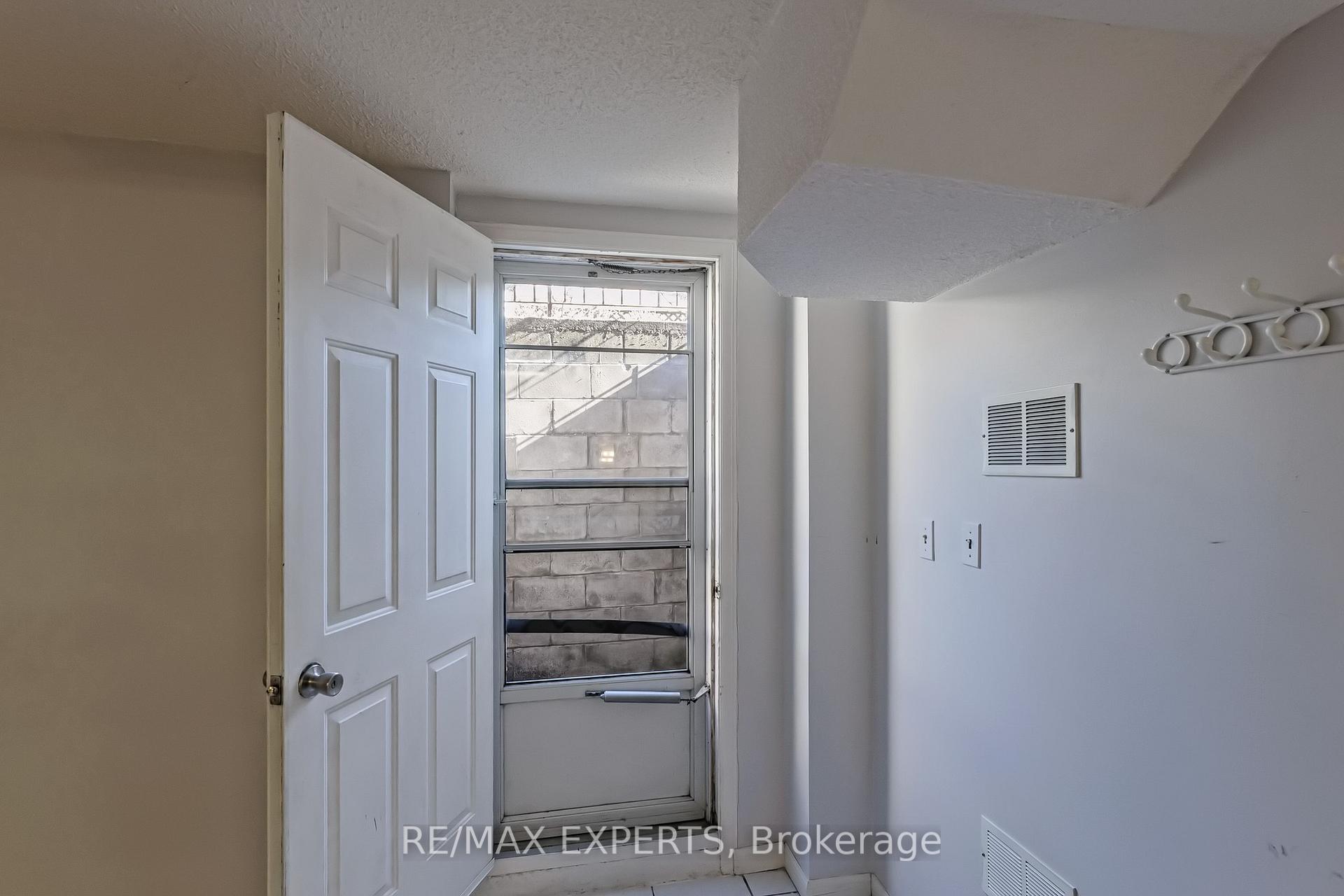 Photo 94 of 245 Brownridge Drive, Vaughan, Brownridge — HOMEH