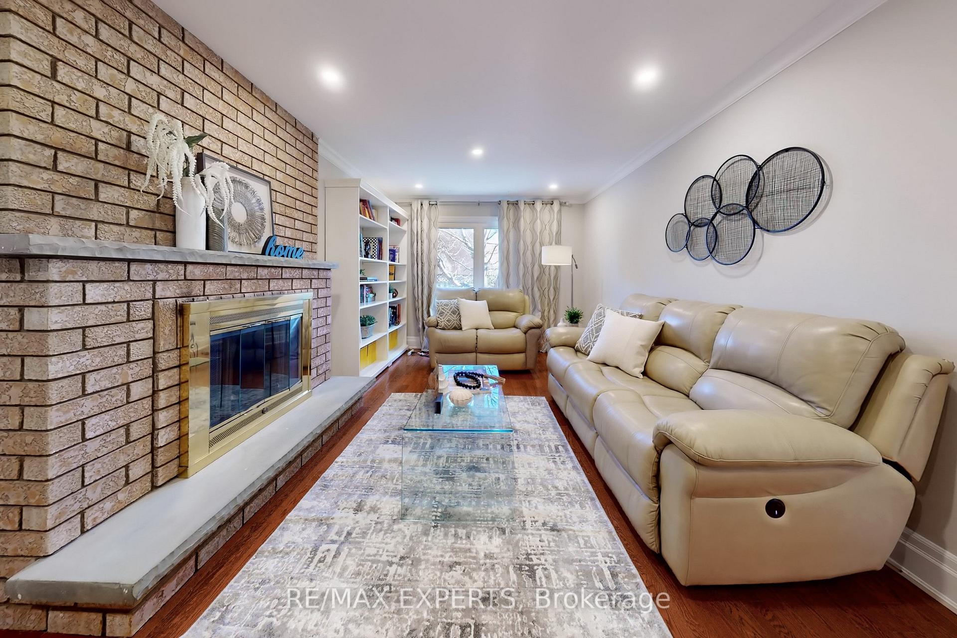 Photo 8 of 245 Brownridge Drive, Vaughan, Brownridge — HOMEH