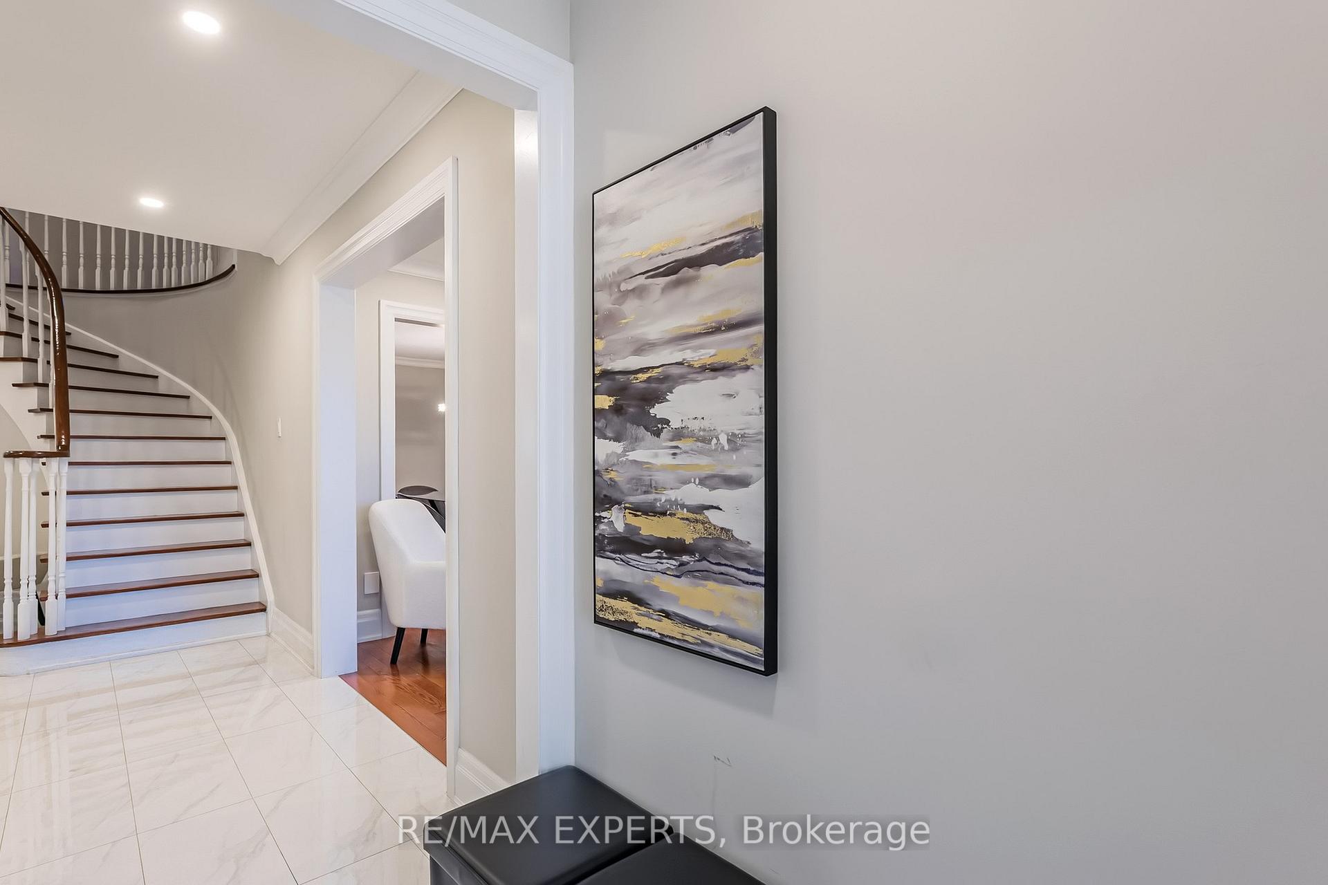 Photo 17 of 245 Brownridge Drive, Vaughan, Brownridge — HOMEH