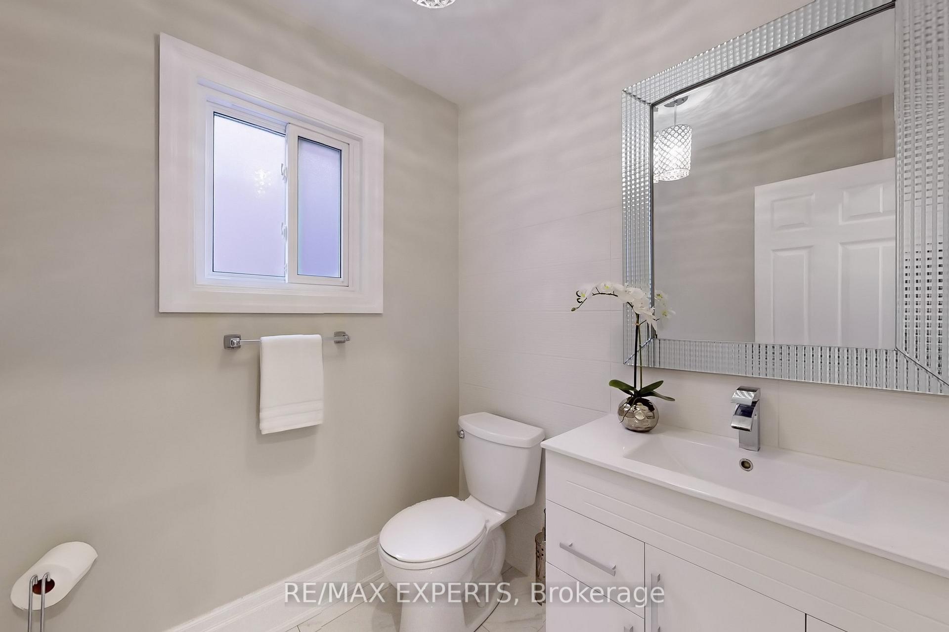 Photo 18 of 245 Brownridge Drive, Vaughan, Brownridge — HOMEH