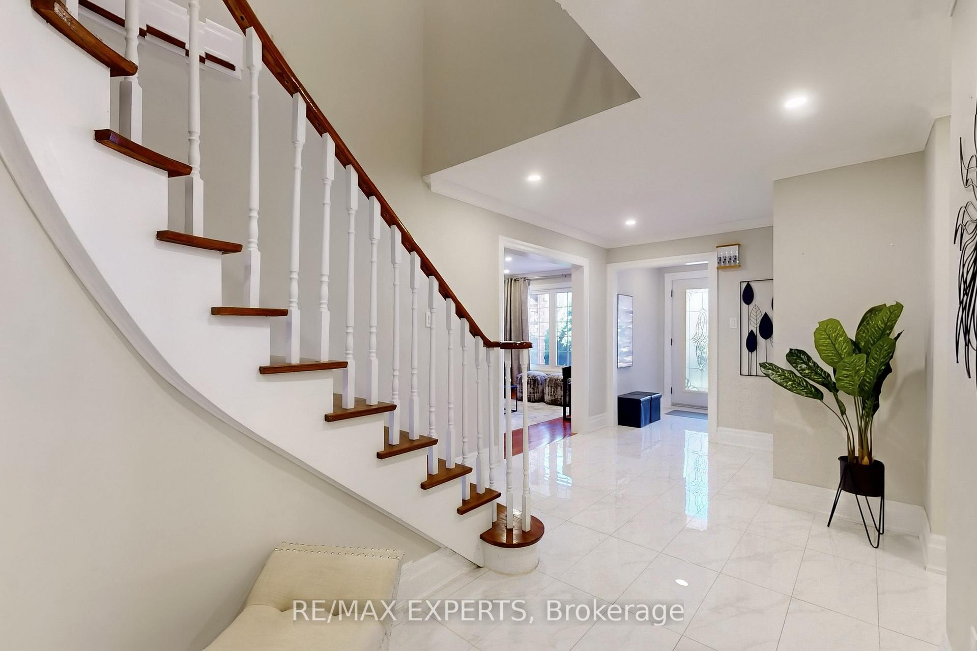 Photo 20 of 245 Brownridge Drive, Vaughan, Brownridge — HOMEH