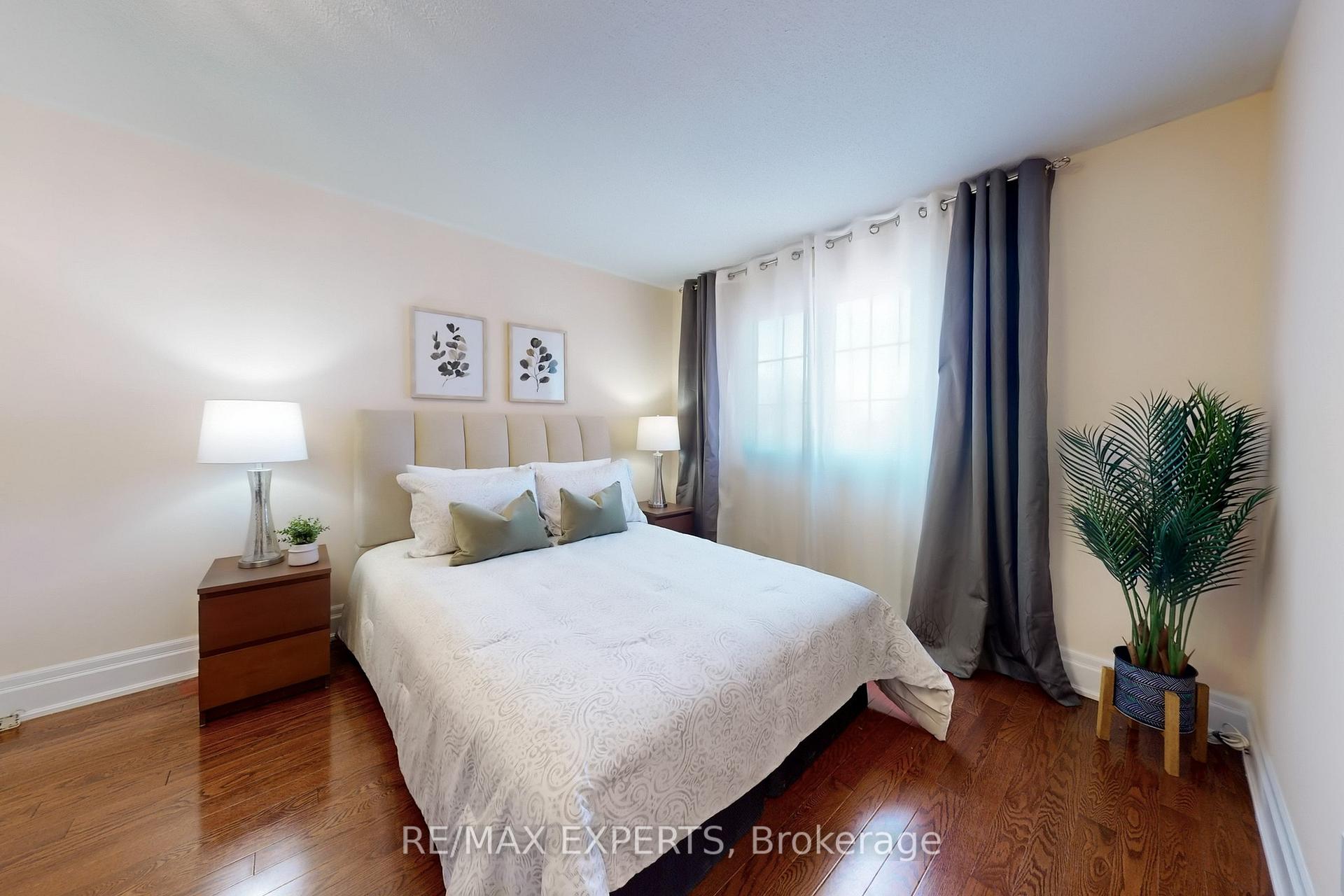 Photo 21 of 245 Brownridge Drive, Vaughan, Brownridge — HOMEH