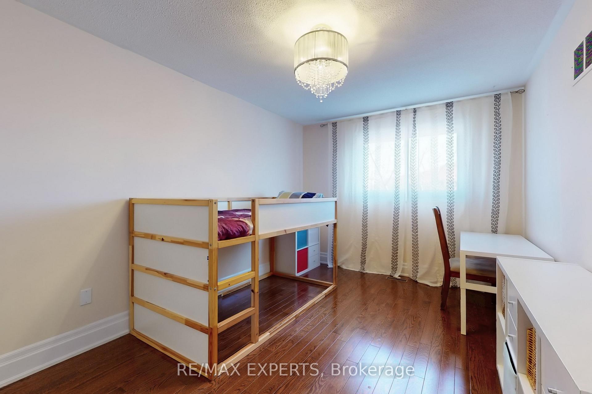 Photo 48 of 245 Brownridge Drive, Vaughan, Brownridge — HOMEH