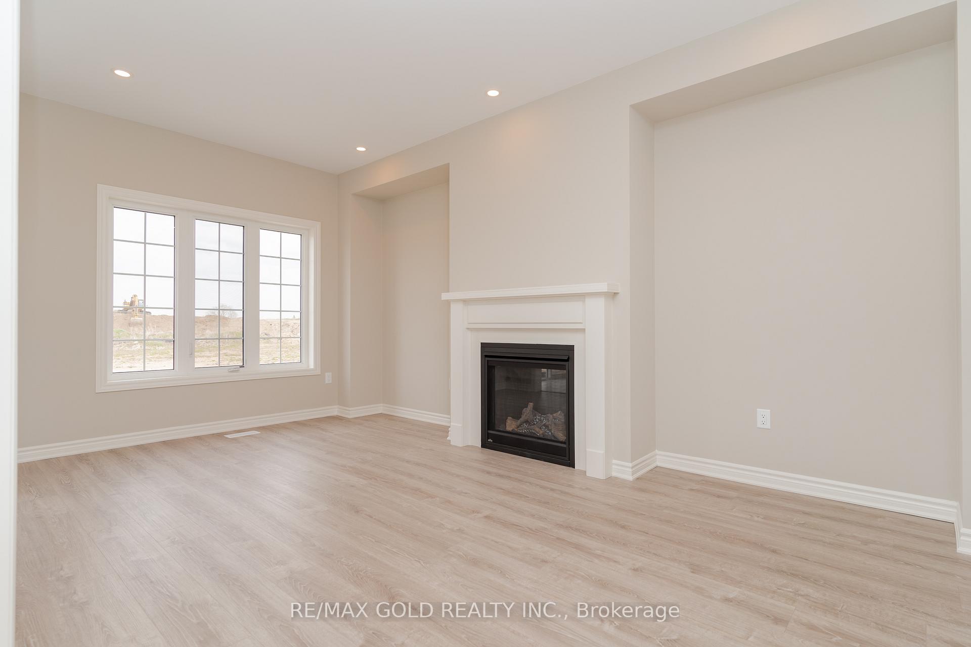 Photo 10 of 276 Springfield Crescent, Clearview, Stayner — HOMEH