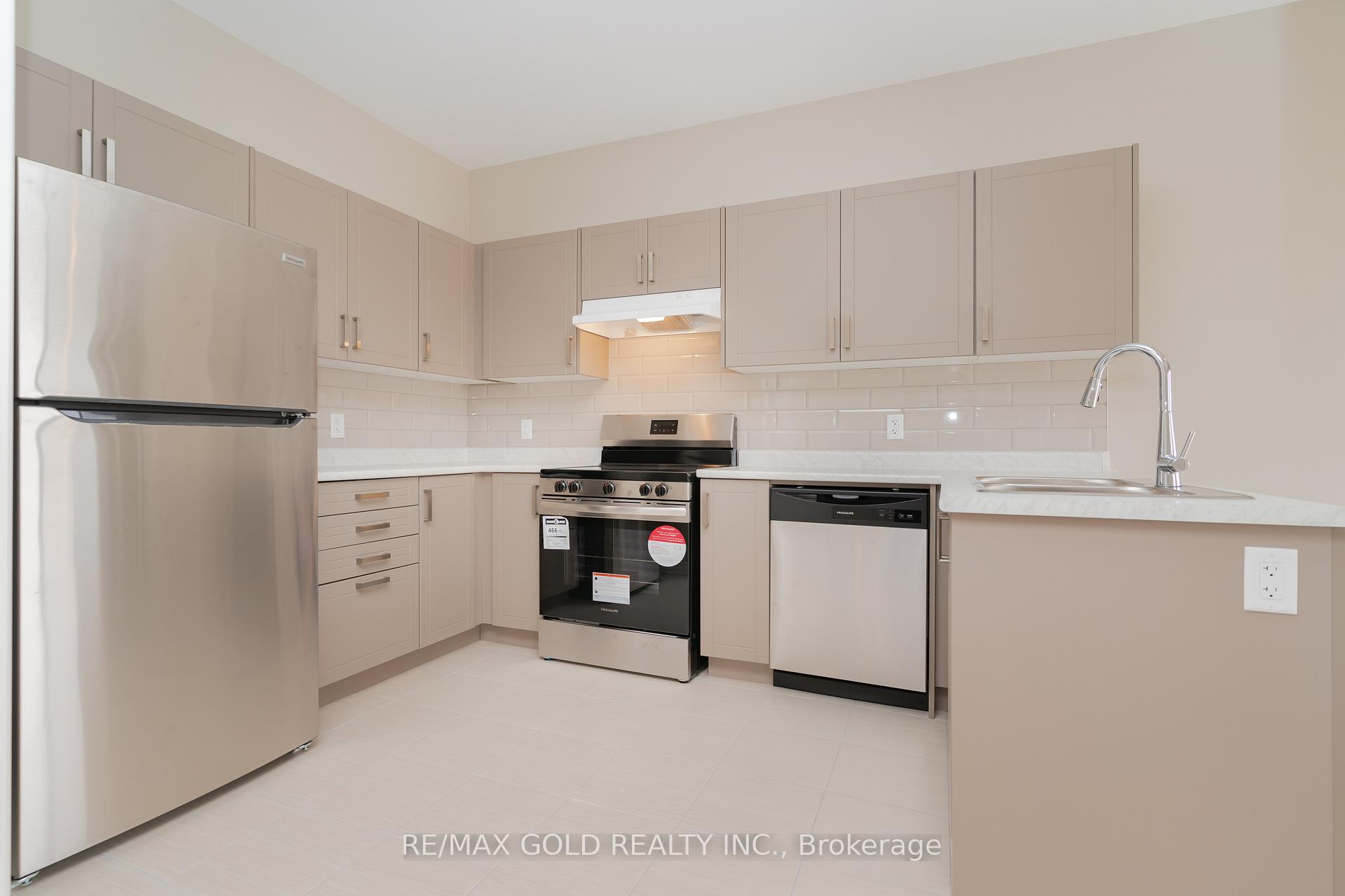 Photo 11 of 276 Springfield Crescent, Clearview, Stayner — HOMEH