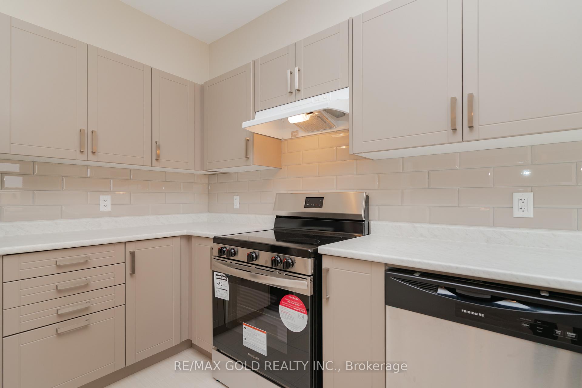 Photo 13 of 276 Springfield Crescent, Clearview, Stayner — HOMEH