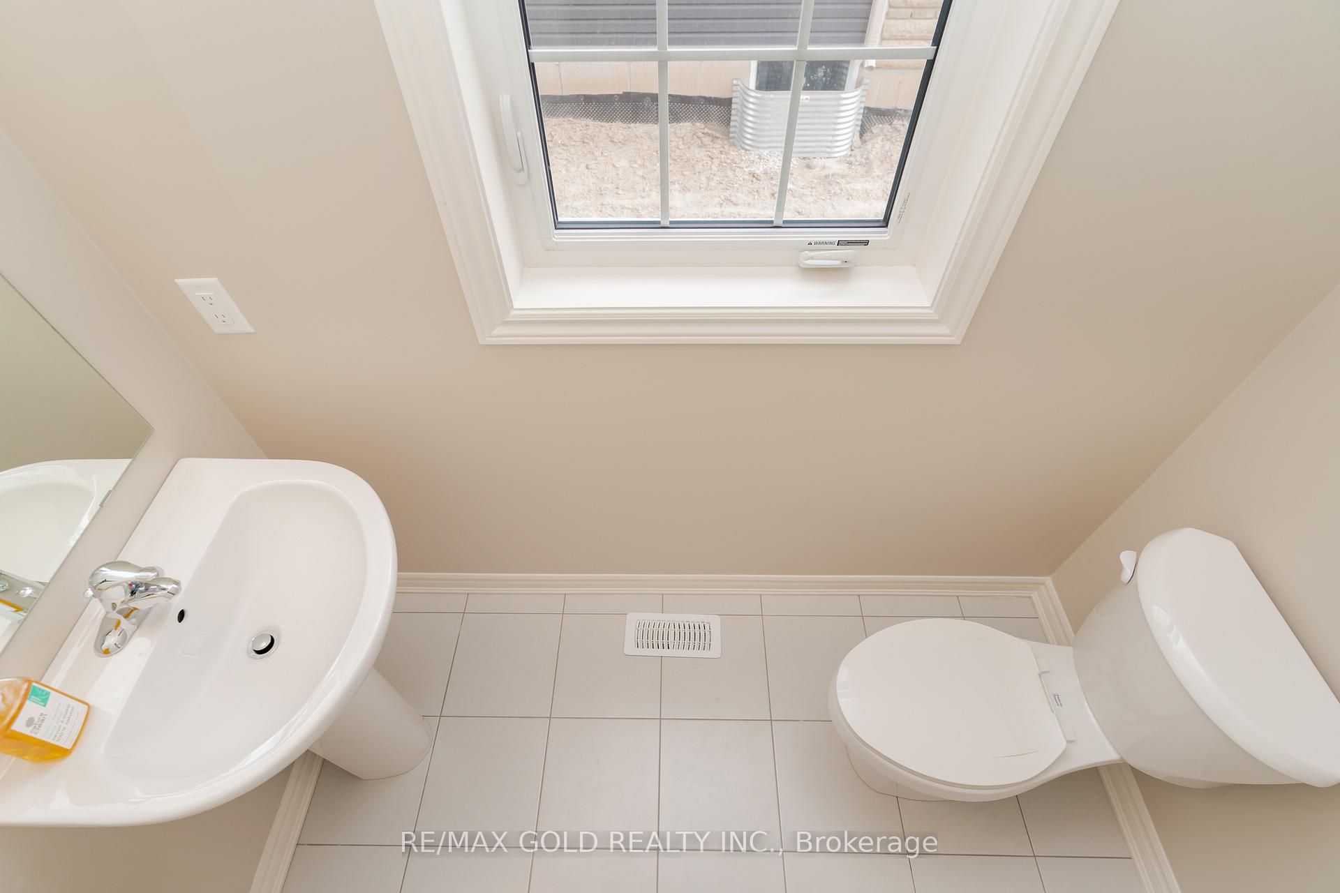 Photo 18 of 276 Springfield Crescent, Clearview, Stayner — HOMEH