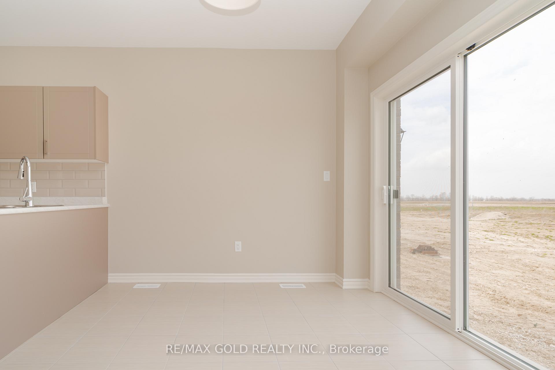Photo 36 of 276 Springfield Crescent, Clearview, Stayner — HOMEH