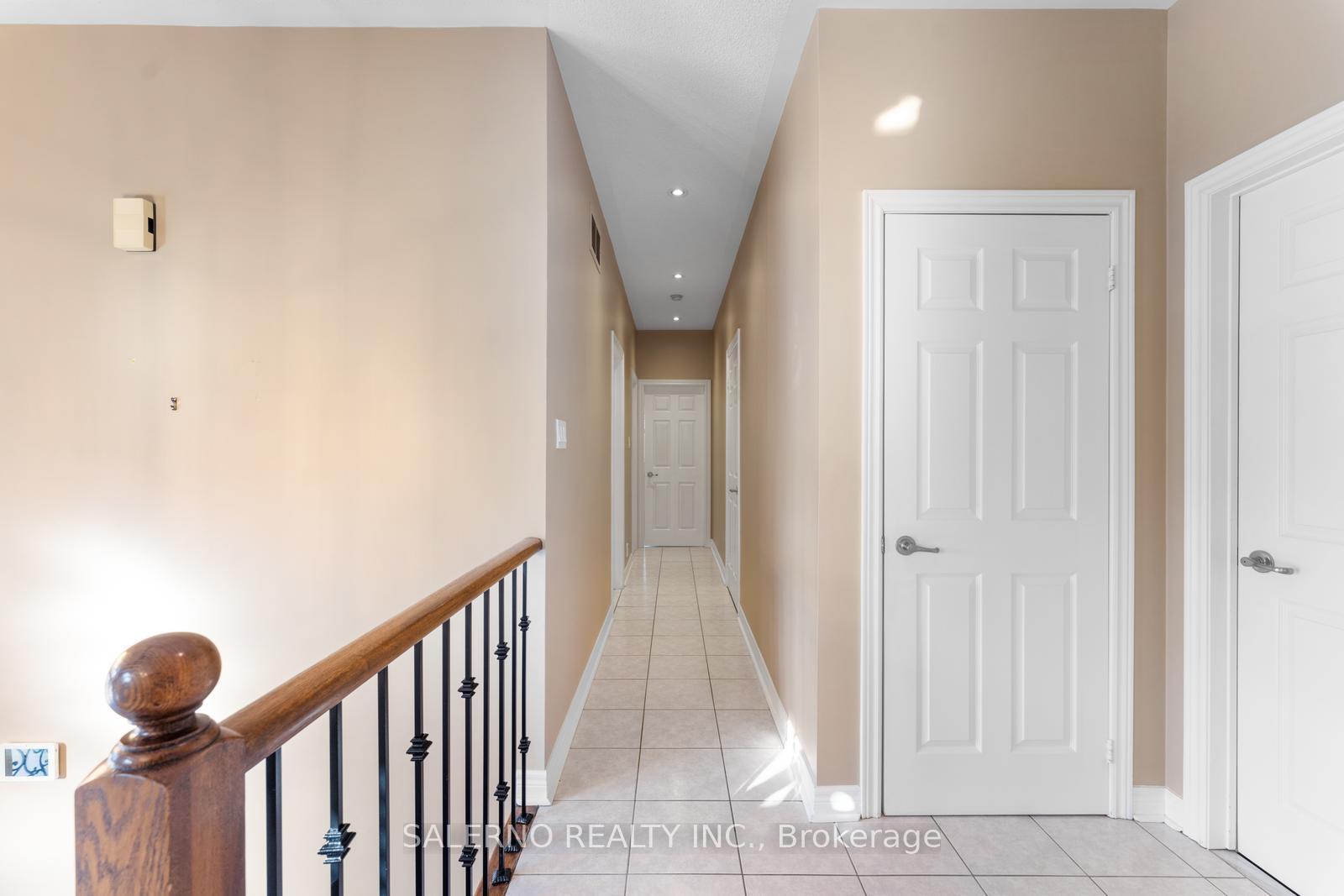 Photo 16 of 521 Cunningham Drive, Vaughan, Maple — HOMEH