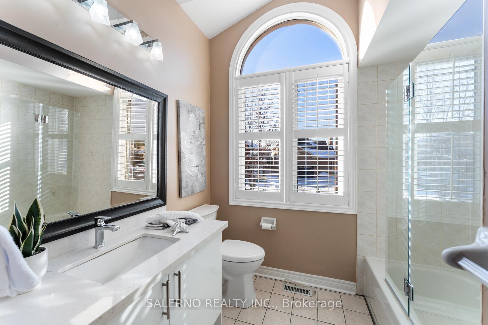 Photo 22 of 521 Cunningham Drive, Vaughan, Maple — HOMEH