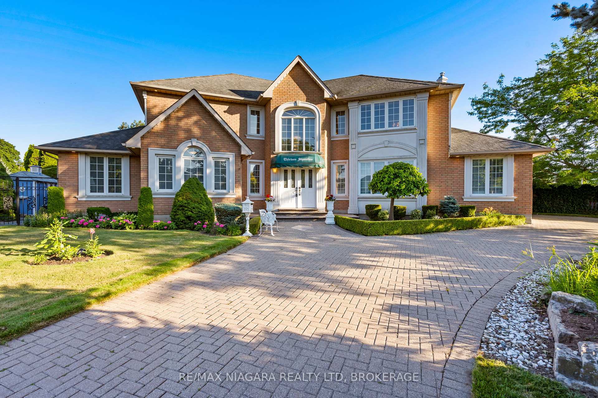Photo 3 of 13 Shoreline Crescent, Grimsby, Grimsby Beach — HOMEH