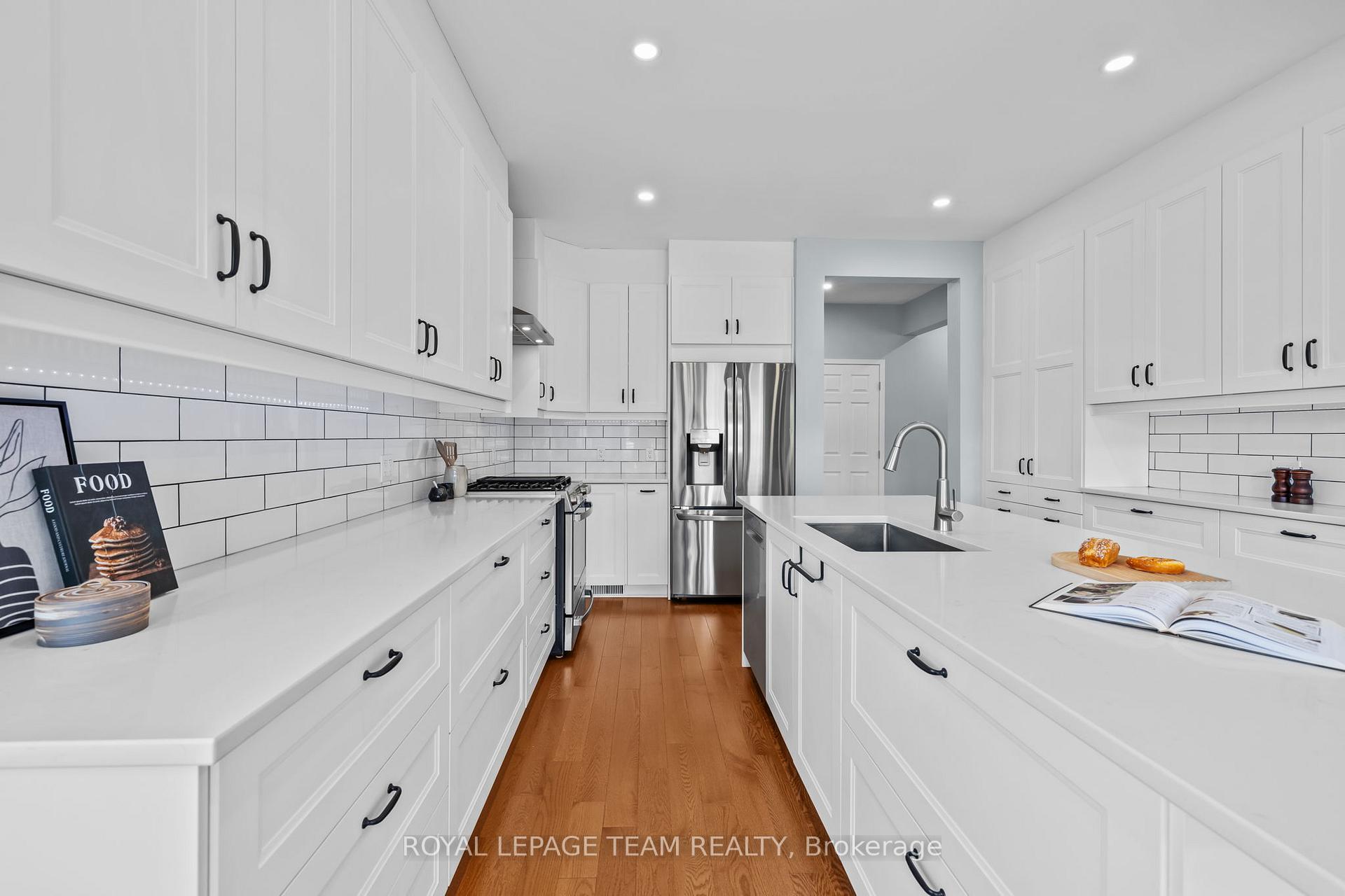 Photo 10 of 521 Stonechurch Way, Ottawa, Barrhaven - Cedargrove/Fraserdale — HOMEH