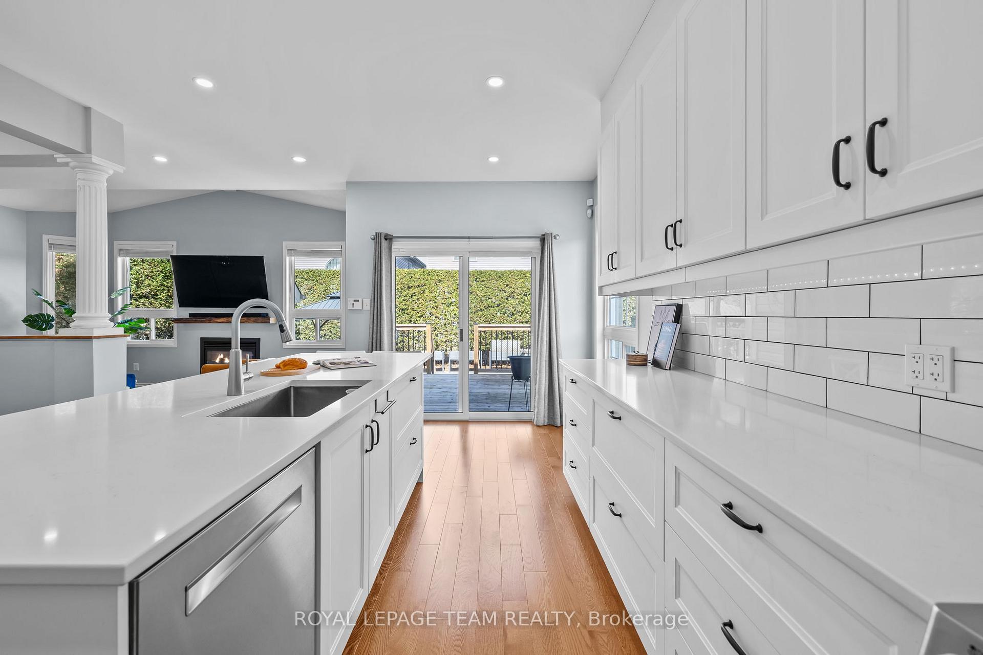 Photo 11 of 521 Stonechurch Way, Ottawa, Barrhaven - Cedargrove/Fraserdale — HOMEH