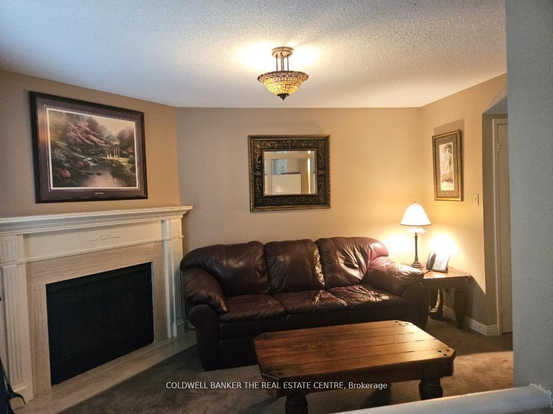 Photo 11 of 59 Brownstone Circle, Vaughan, Crestwood-Springfarm-Yorkhill — HOMEH
